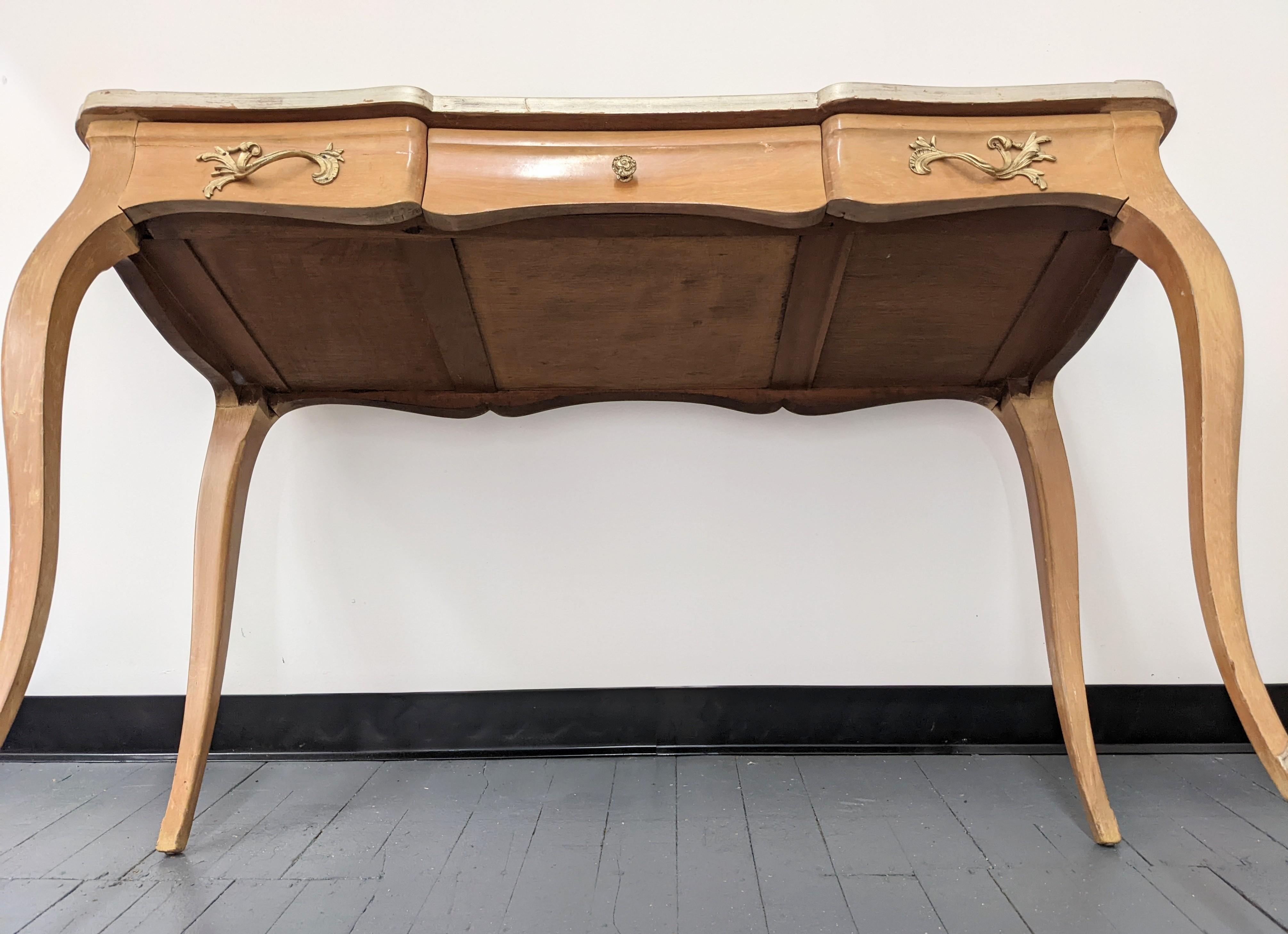 Elegant French Style Writing Desk For Sale 3