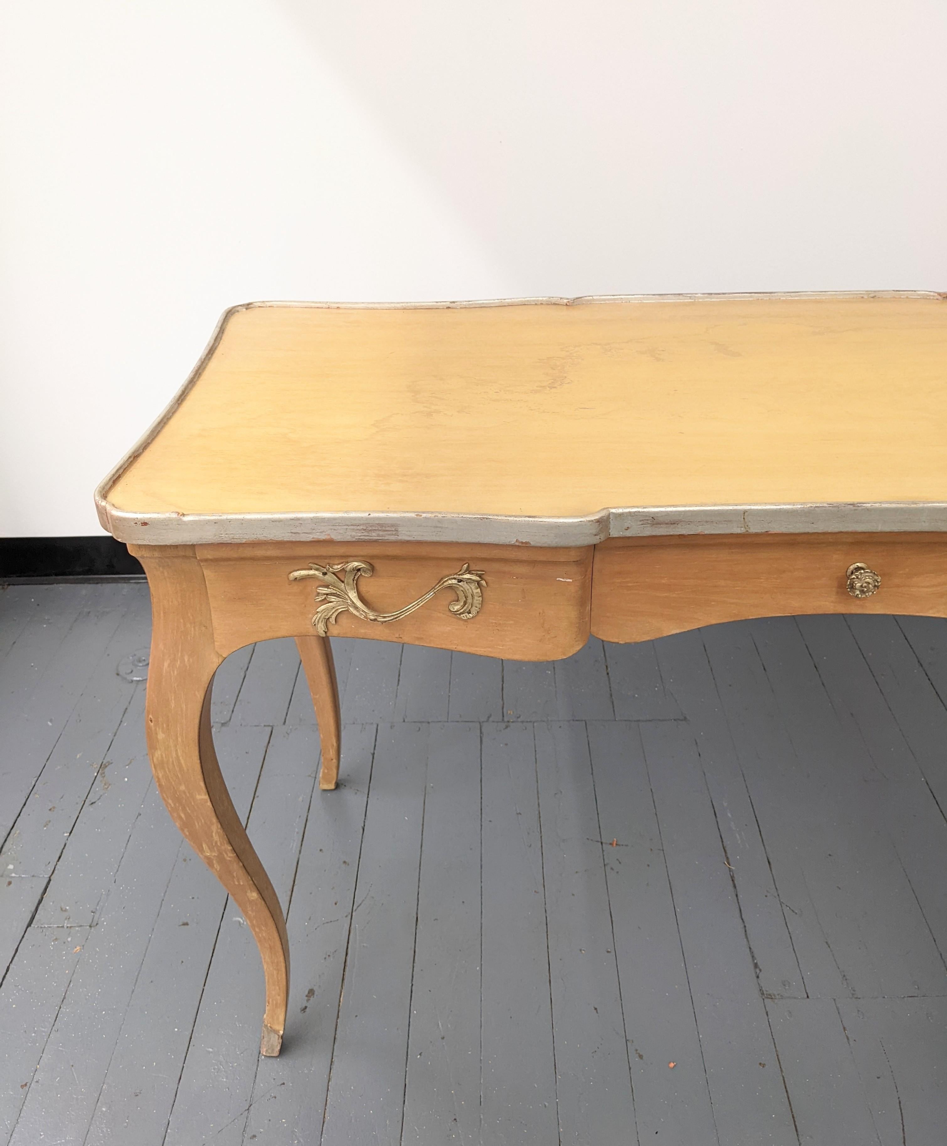Elegant French Style Writing Desk For Sale 5