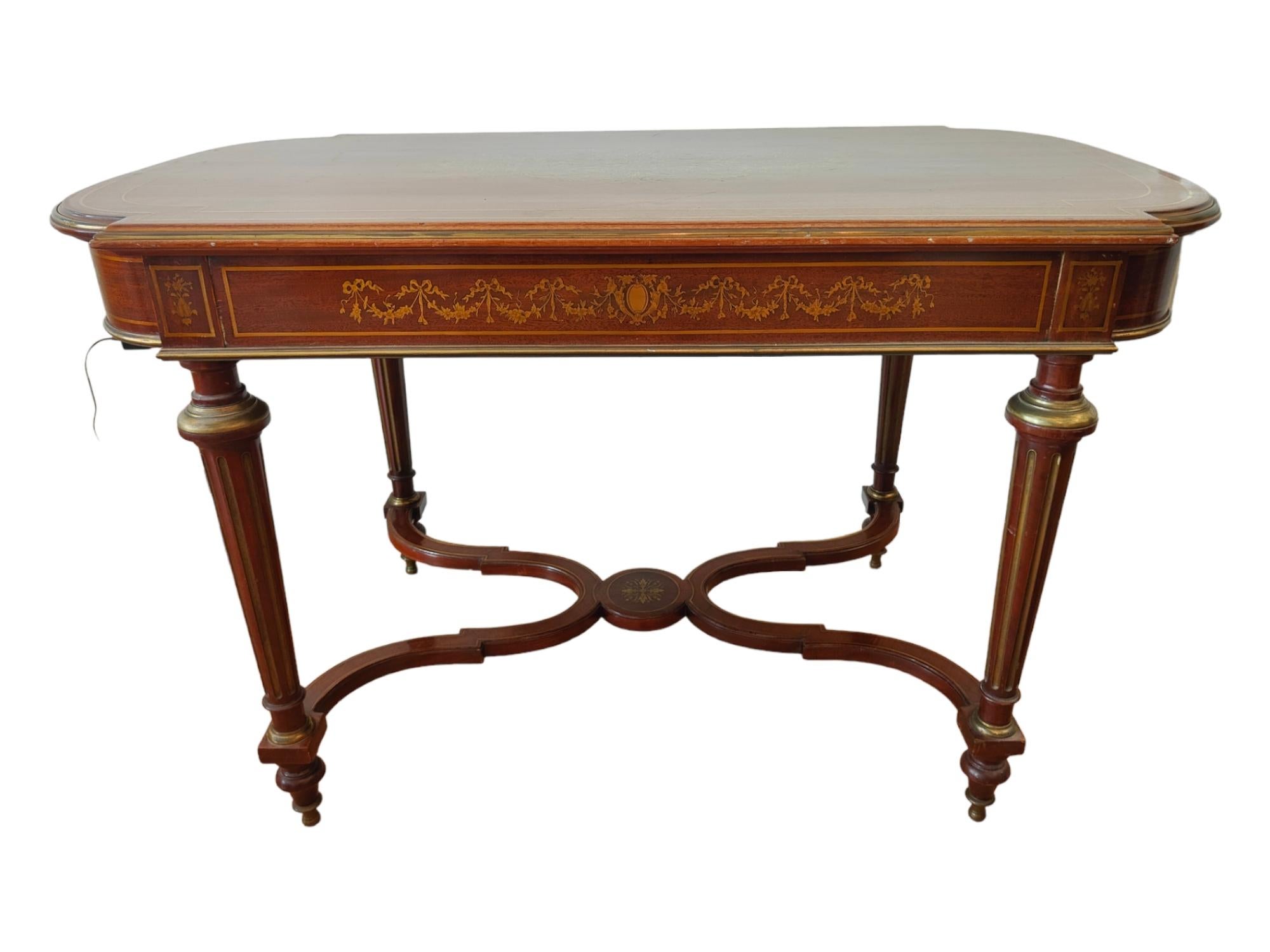 Eleganter französischer Tisch mit Intarsien aus dem 19. Jahrhundert im Angebot 5