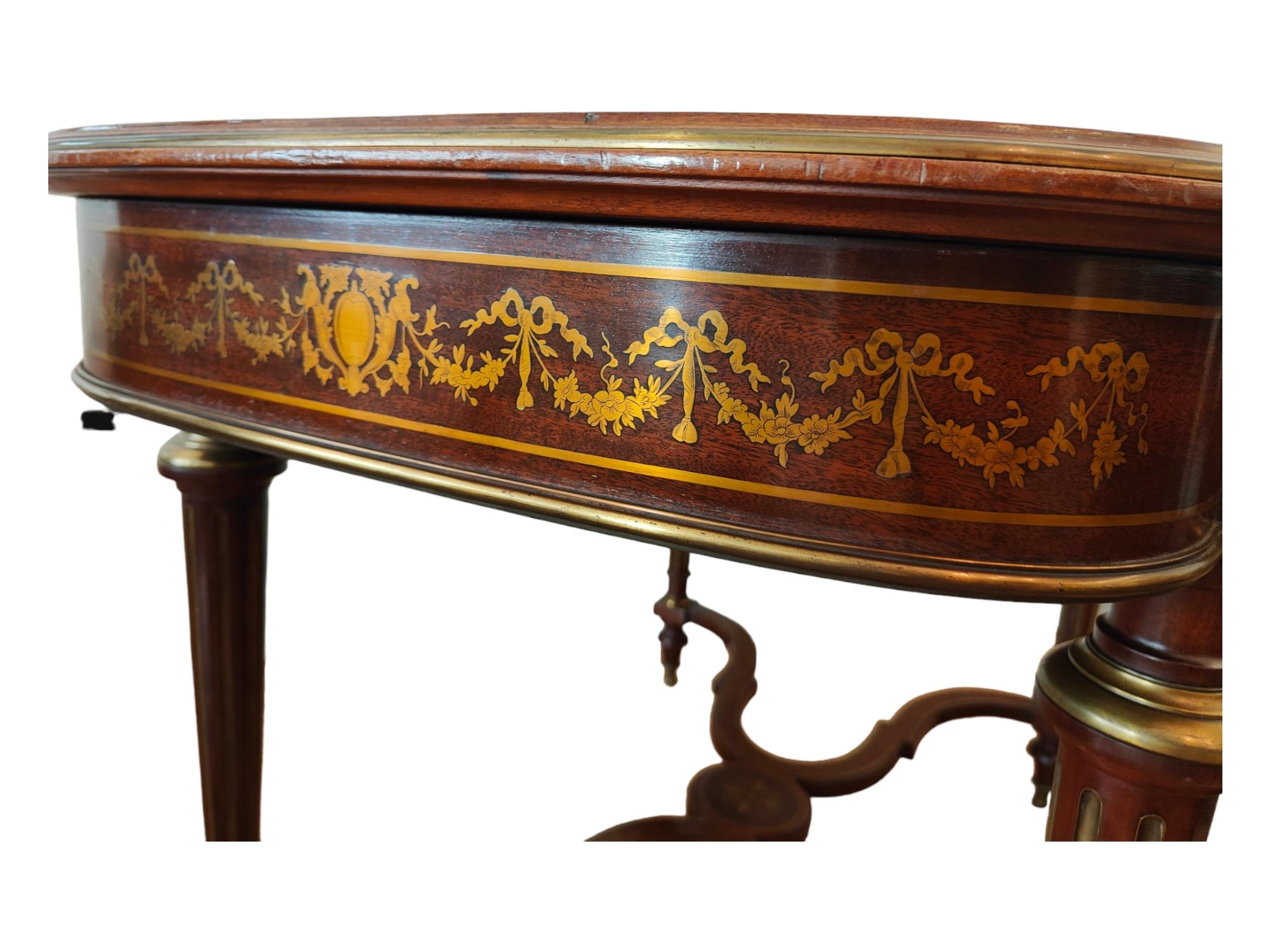 Eleganter französischer Tisch mit Intarsien aus dem 19. Jahrhundert im Angebot 3