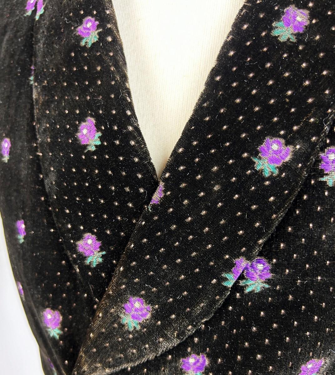 Elegant French Victorian waistcoat in brocaded velvet - France Circa 1860 For Sale 6