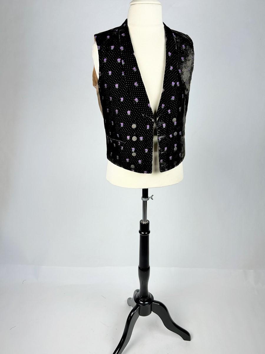 Black Elegant French Victorian waistcoat in brocaded velvet - France Circa 1860 For Sale