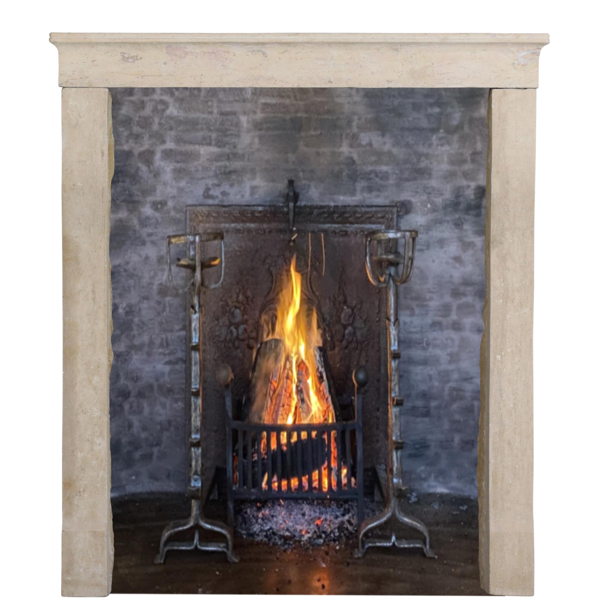 Elegant French Vintage Fireplace Surround in Limestone  For Sale 9