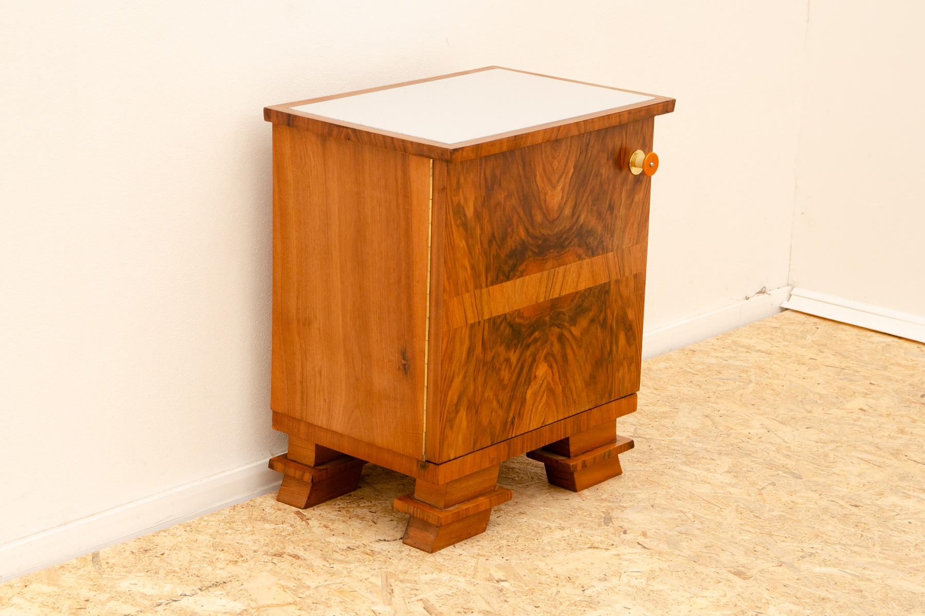Elegant Fully renovated Art Deco night stand, 1930s, Bohemia In Excellent Condition For Sale In Prague 8, CZ