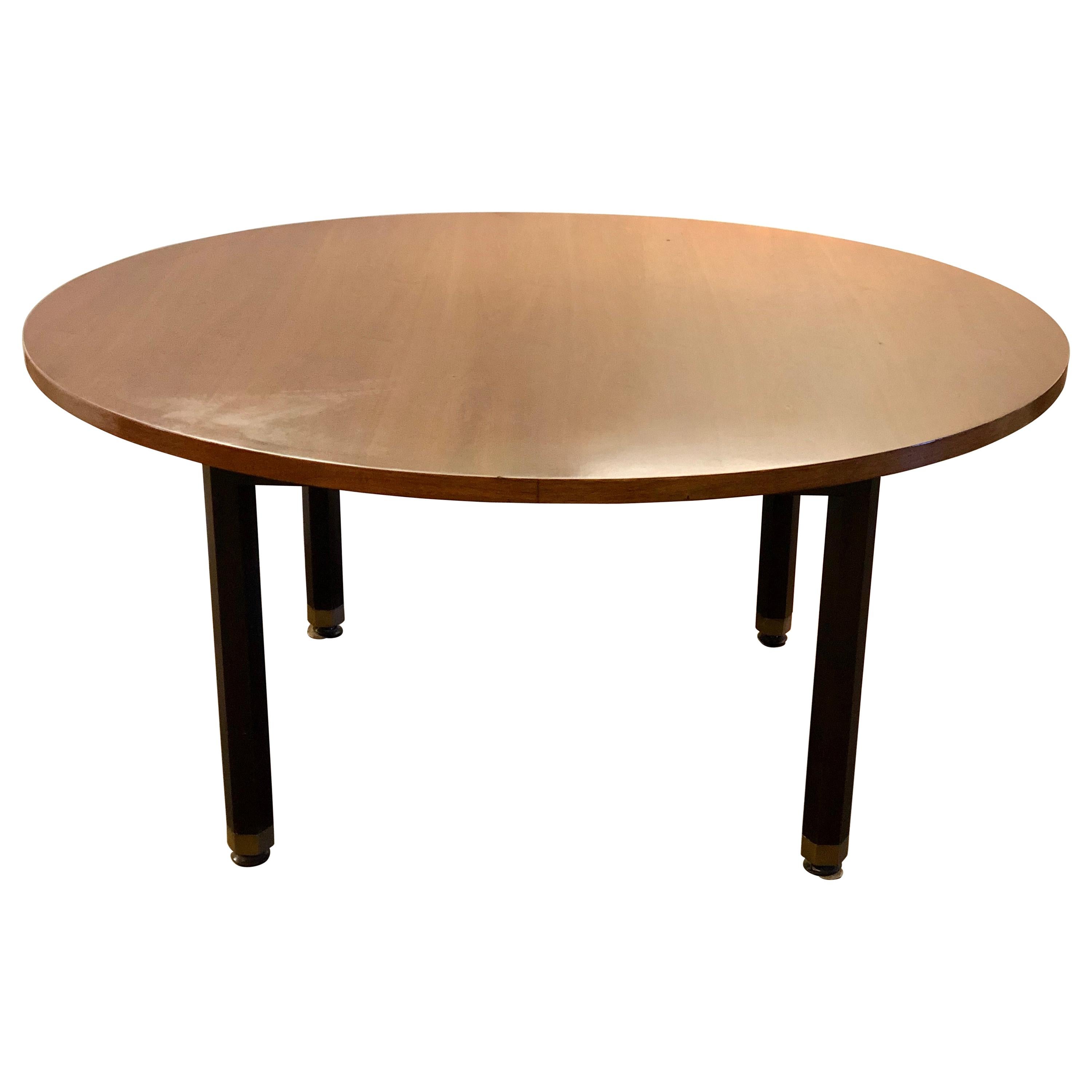 Table basse de salle de jeu élégante conçue par Wormley pour Dunbar