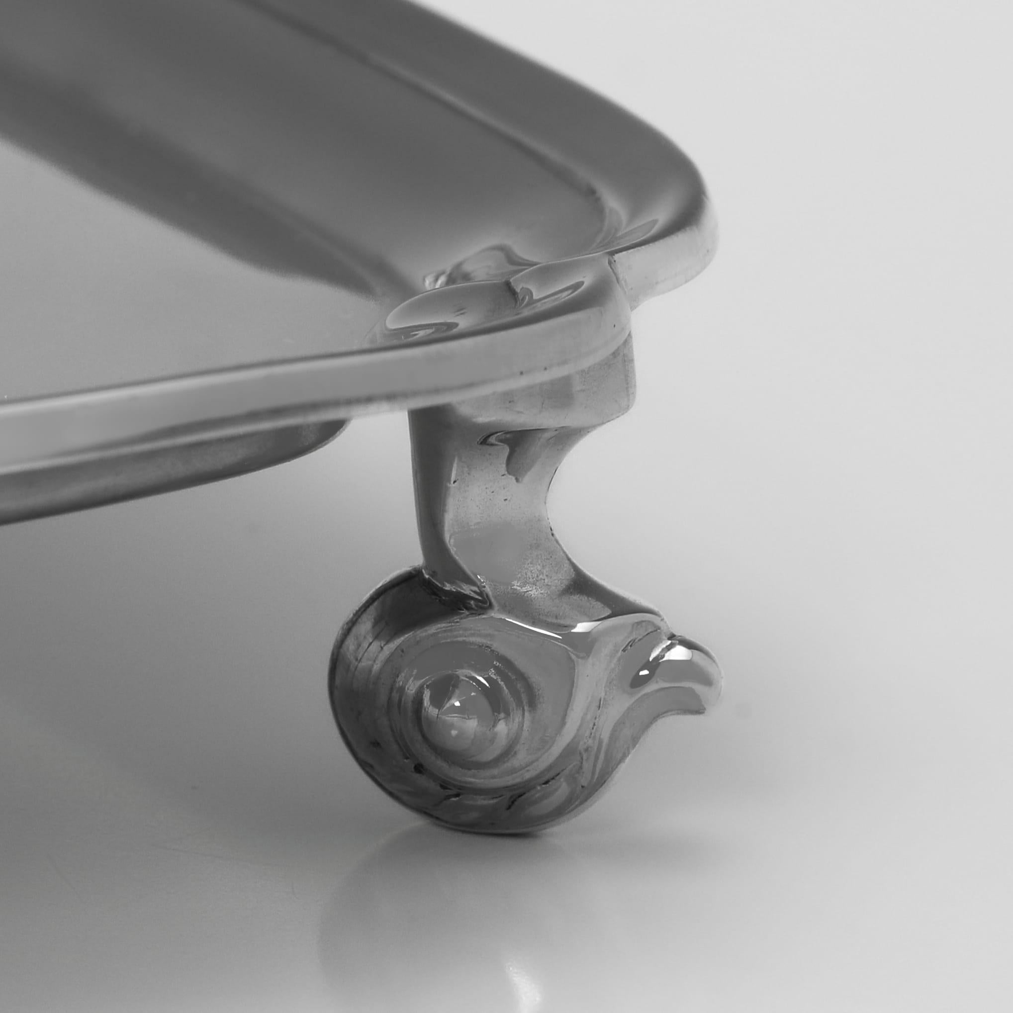 Metà XX secolo Eleganza dei versatori d'argento di Giorgio V di Sydney Hall & Co., 1933 in vendita