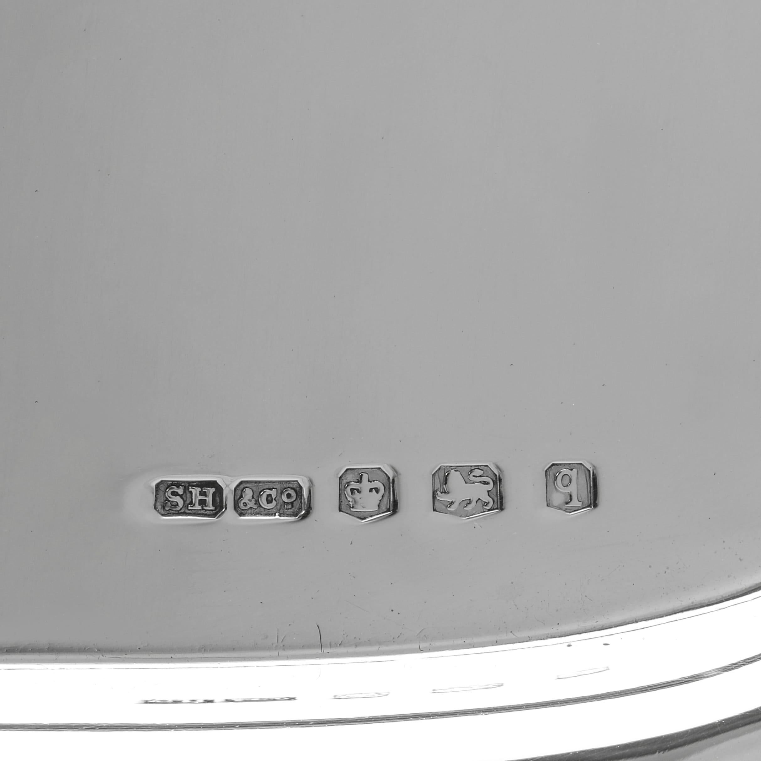 Argento 925 Eleganza dei versatori d'argento di Giorgio V di Sydney Hall & Co., 1933 in vendita