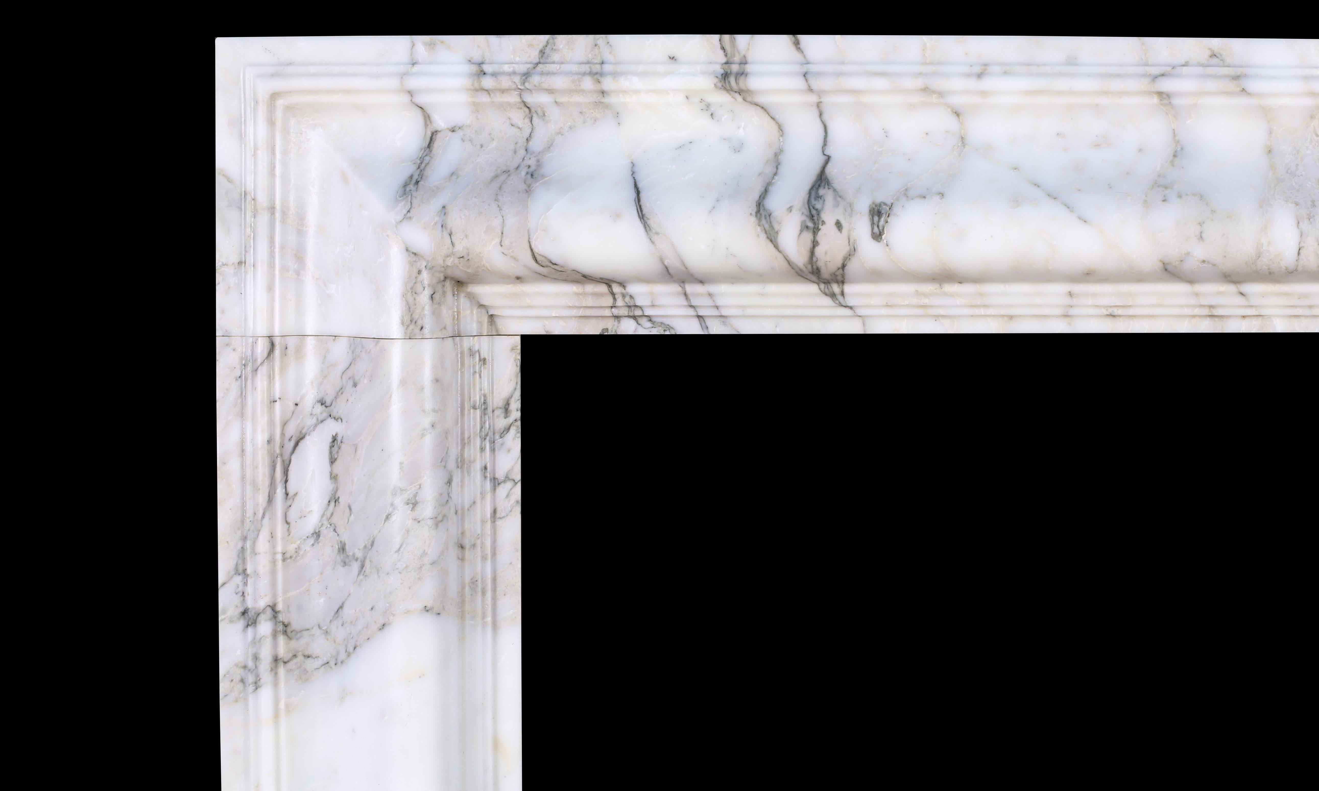 Eleganter georgianischer Bolection-Kaminsims aus grauem italienischem Brescia-Marmor im Angebot 1