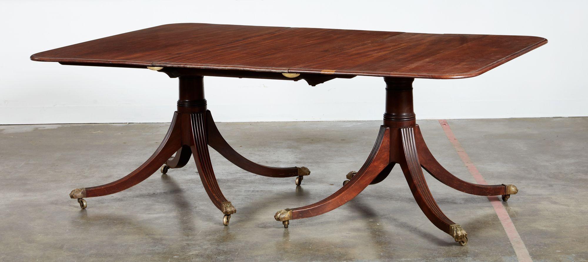 XVIIIe siècle Elegance Table de salle à manger géorgienne en acajou en vente