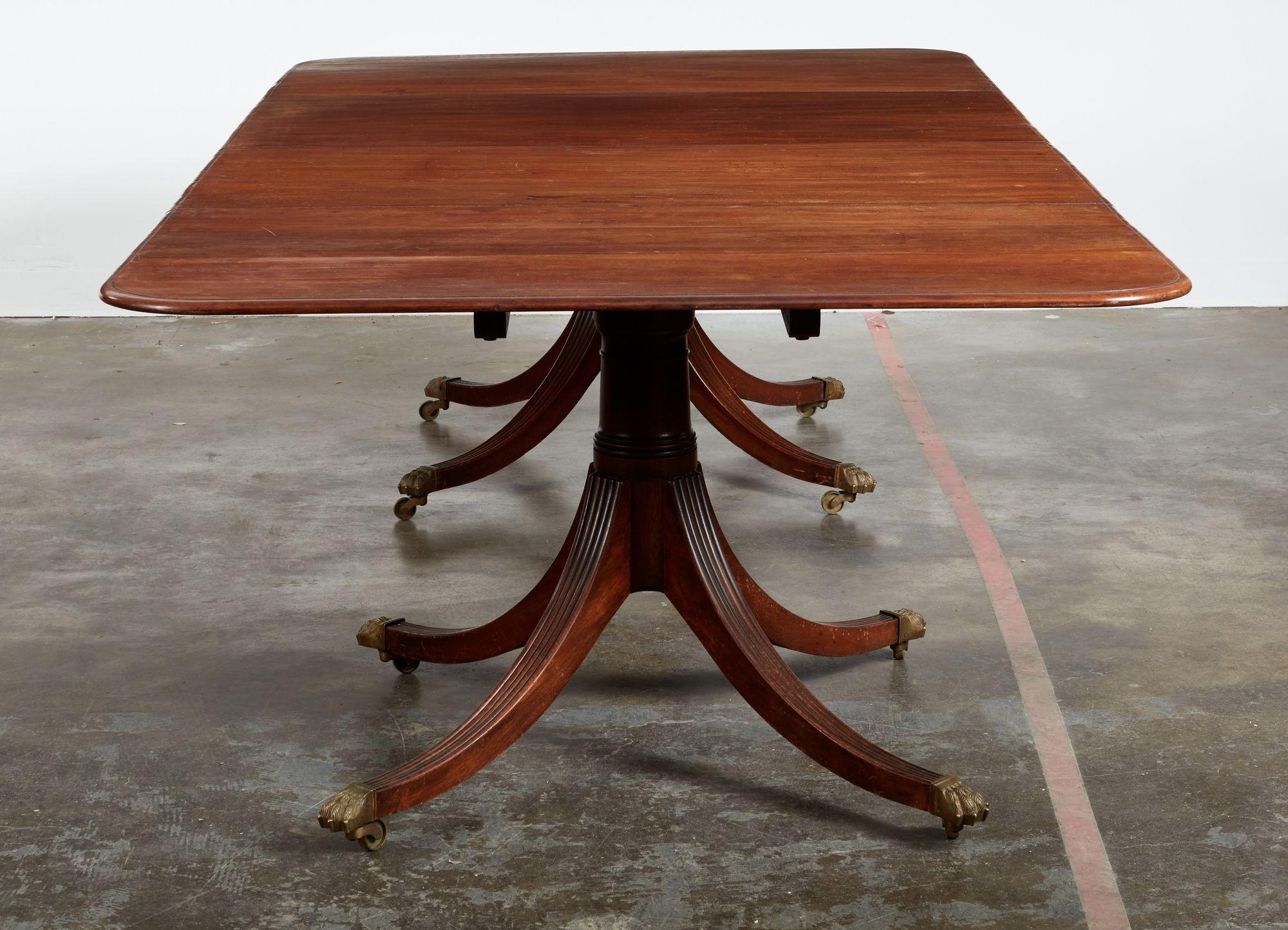 Elegance Table de salle à manger géorgienne en acajou en vente 2