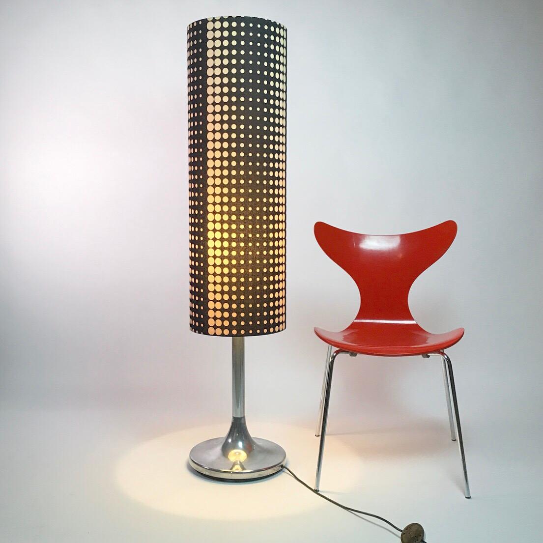 Textile Élégant lampadaire allemand de l'ère spatiale par Kaiser Leuchten, Allemagne, années 1970 en vente