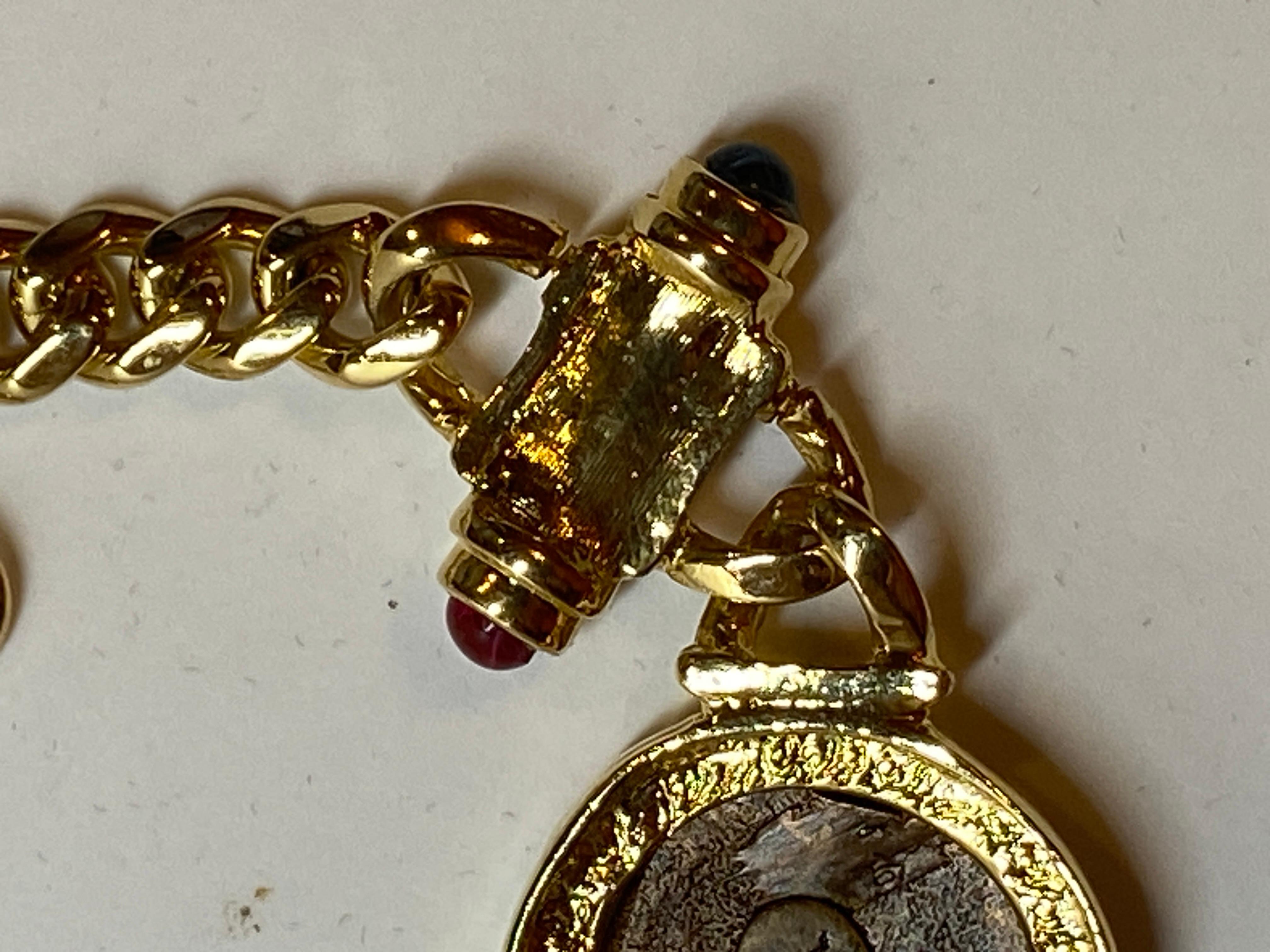 Elegantes vergoldetes Goldarmband „Portrait“ mit mehreren Steinen im Angebot 3