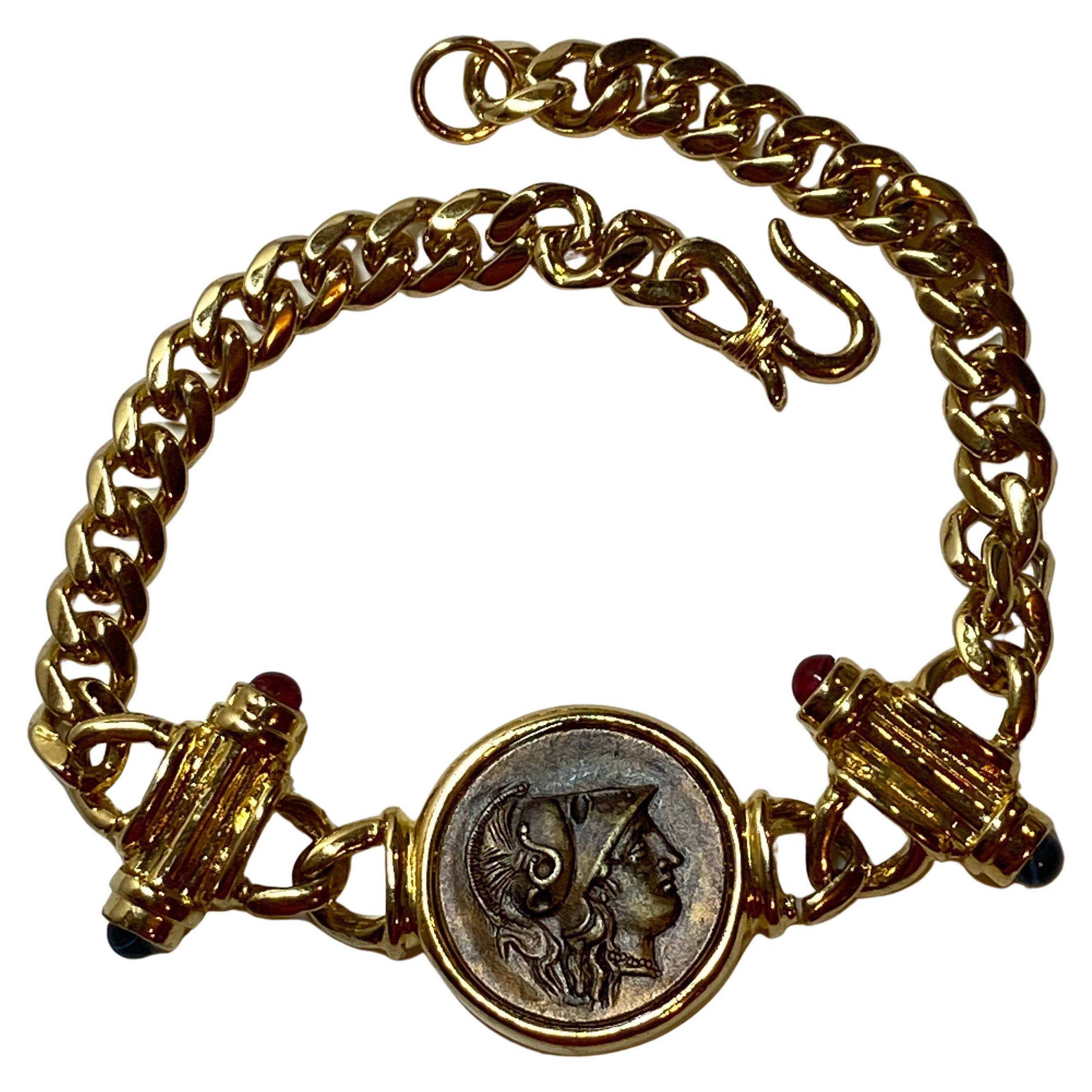 Elégante quincaillerie en or doré « Portrait » avec chaîne à plusieurs pierres