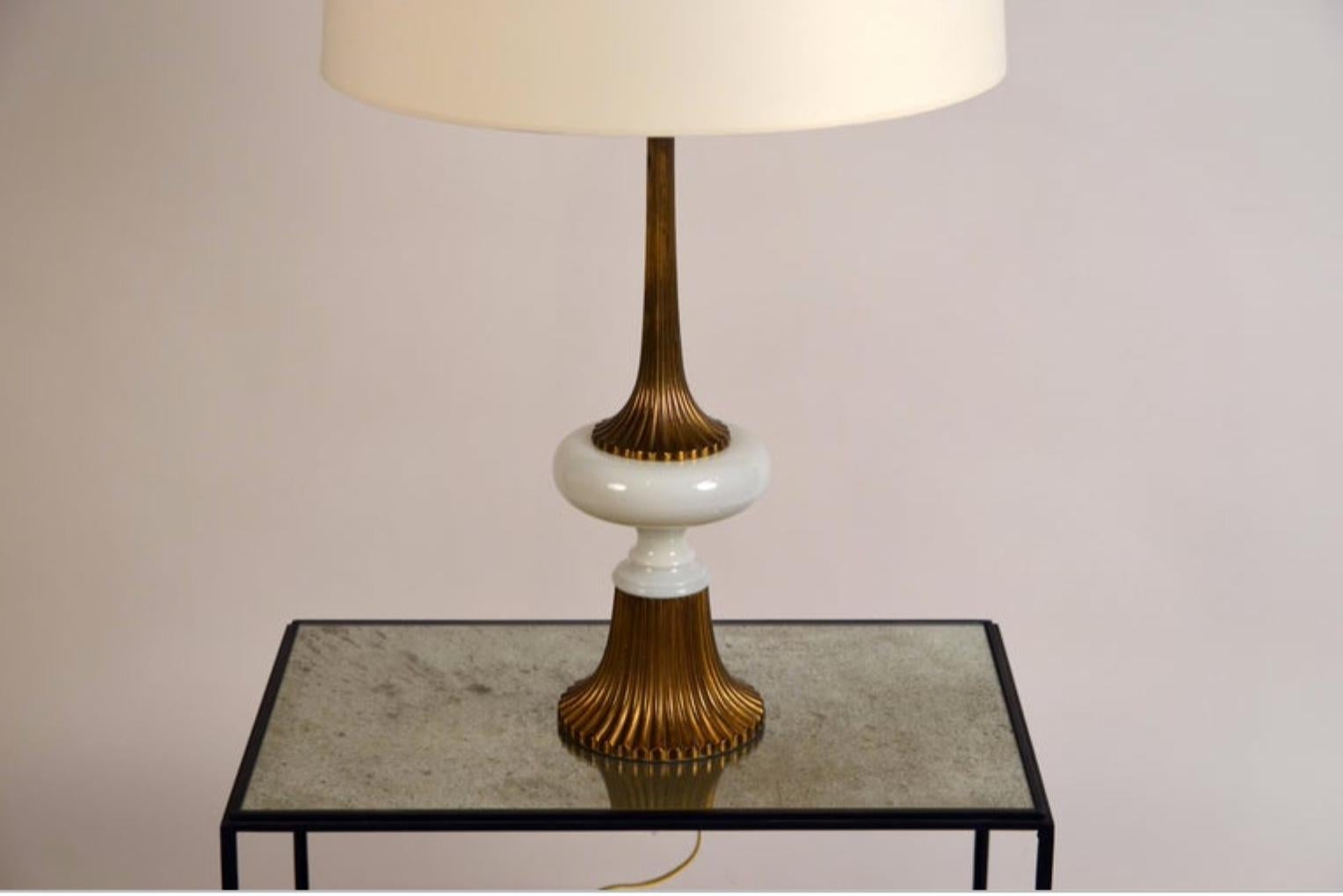 Hollywood Regency Elegant Gilt Bronze and Opaline Tassel Lamp in the Style of Tony Duquette For Sale