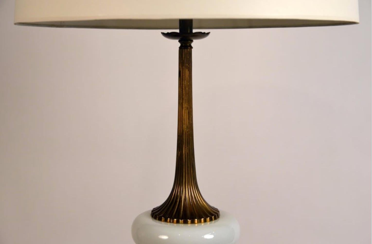 Elegant Gilt Bronze and Opaline Tassel Lamp in the Style of Tony Duquette In Excellent Condition For Sale In Los Angeles, CA