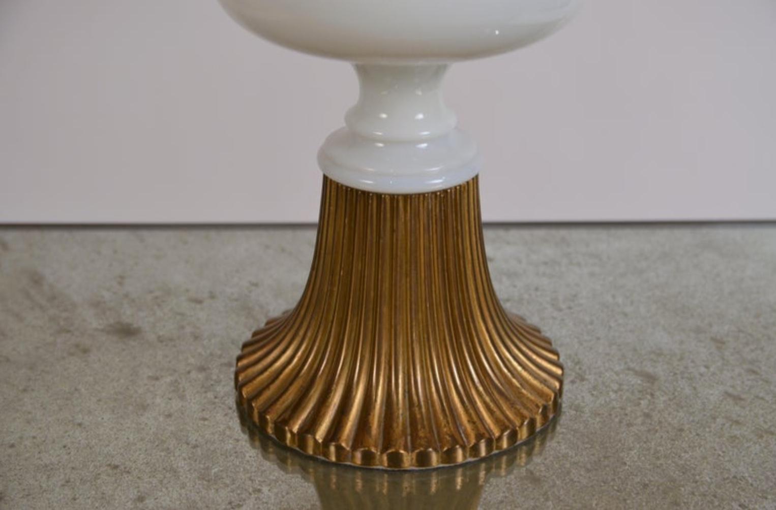 Elegant Gilt Bronze and Opaline Tassel Lamp in the Style of Tony Duquette For Sale 1