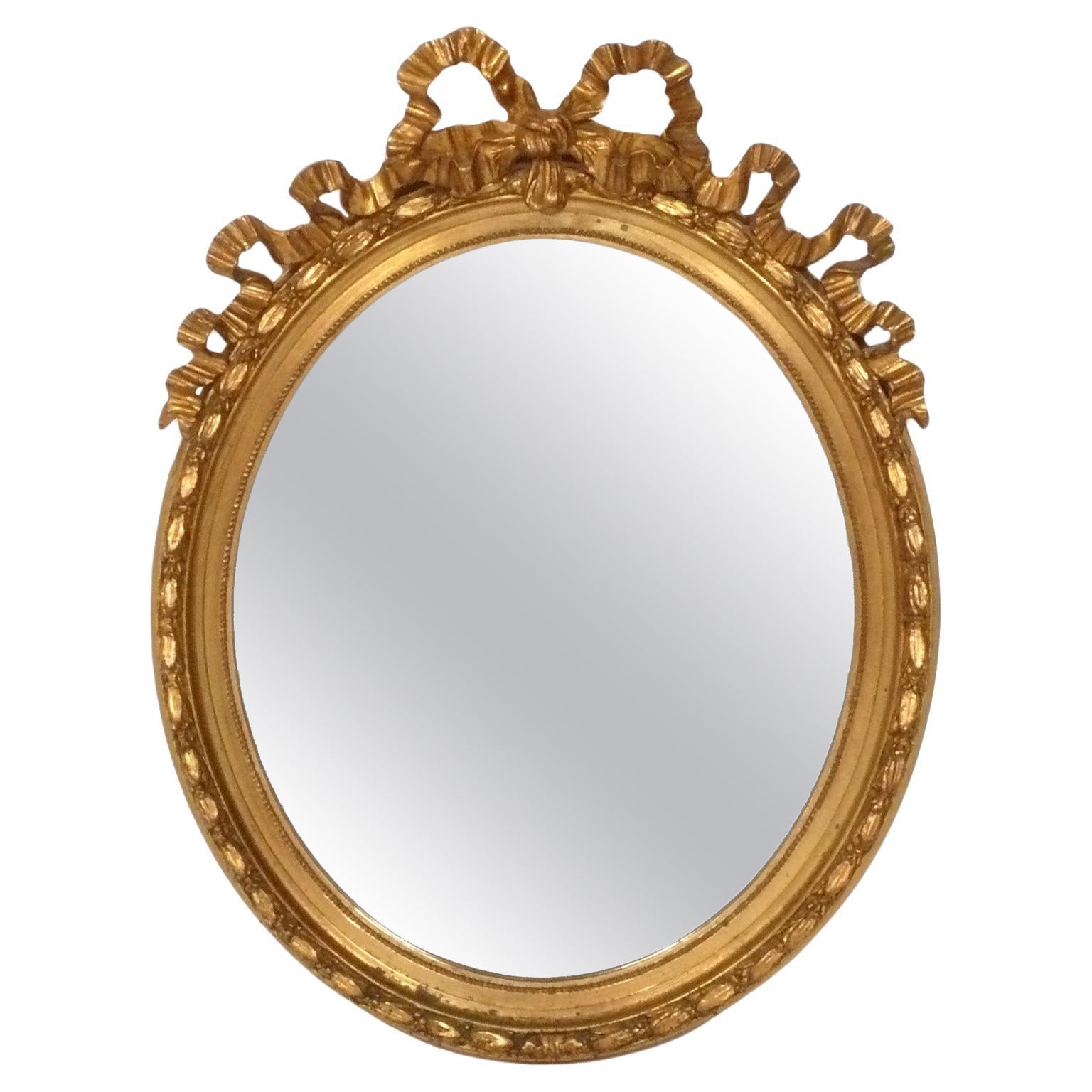 Elegant miroir à ruban doré 32 "H x 24 "W Circa 1940s Great Patina