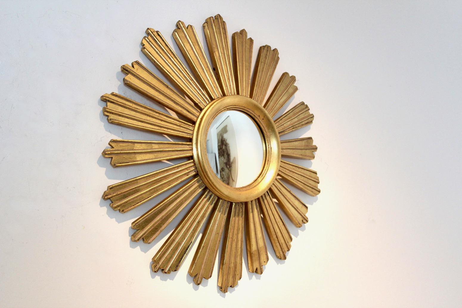 Mid-Century Modern Elegant Giltwood Sunburst Convex Mirror, France, 1950s