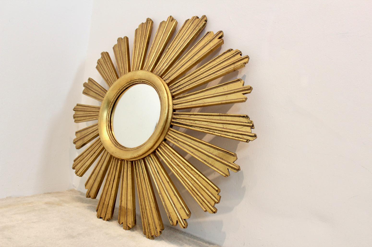 French Elegant Giltwood Sunburst Convex Mirror, France, 1950s