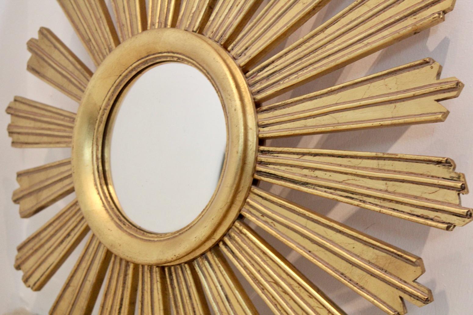 Elegant Giltwood Sunburst Convex Mirror, France, 1950s In Good Condition In Voorburg, NL