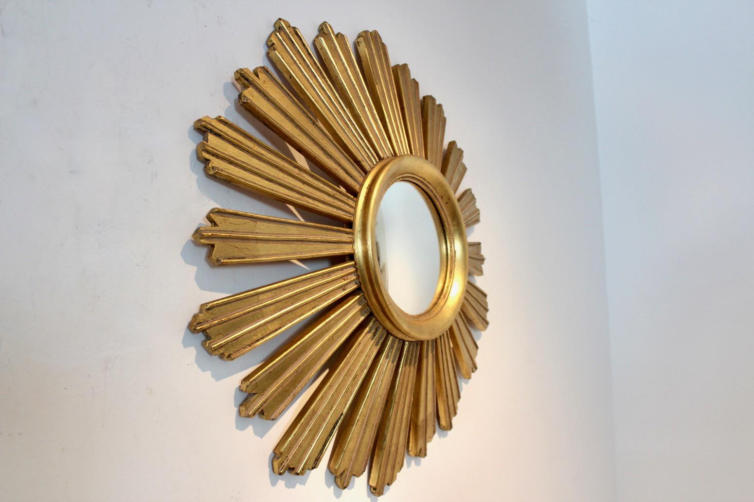 20th Century Elegant Giltwood Sunburst Convex Mirror, France, 1950s