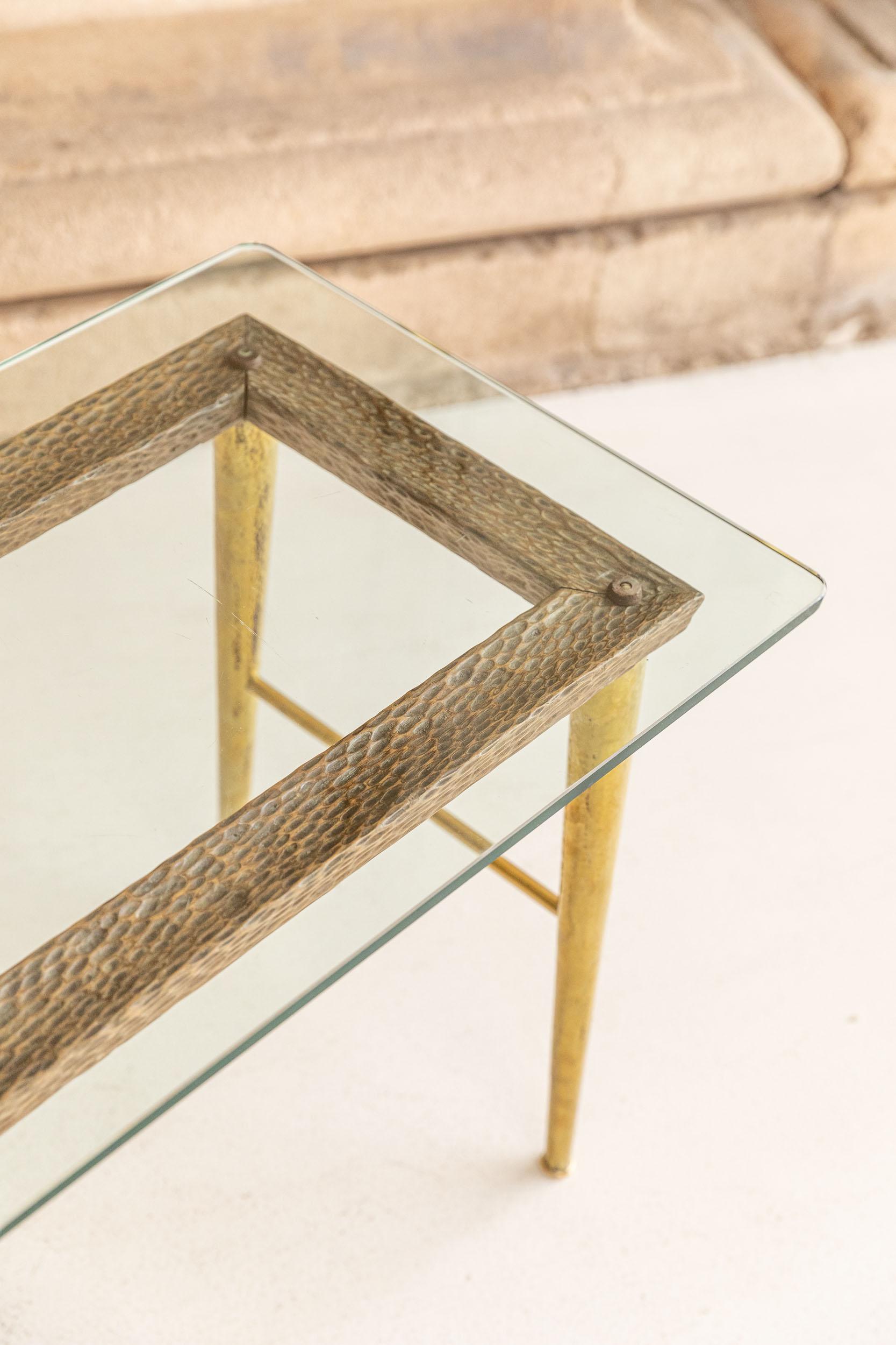 Elegant Glass and Golden Brass Coffee Table In Excellent Condition For Sale In Piacenza, Italy