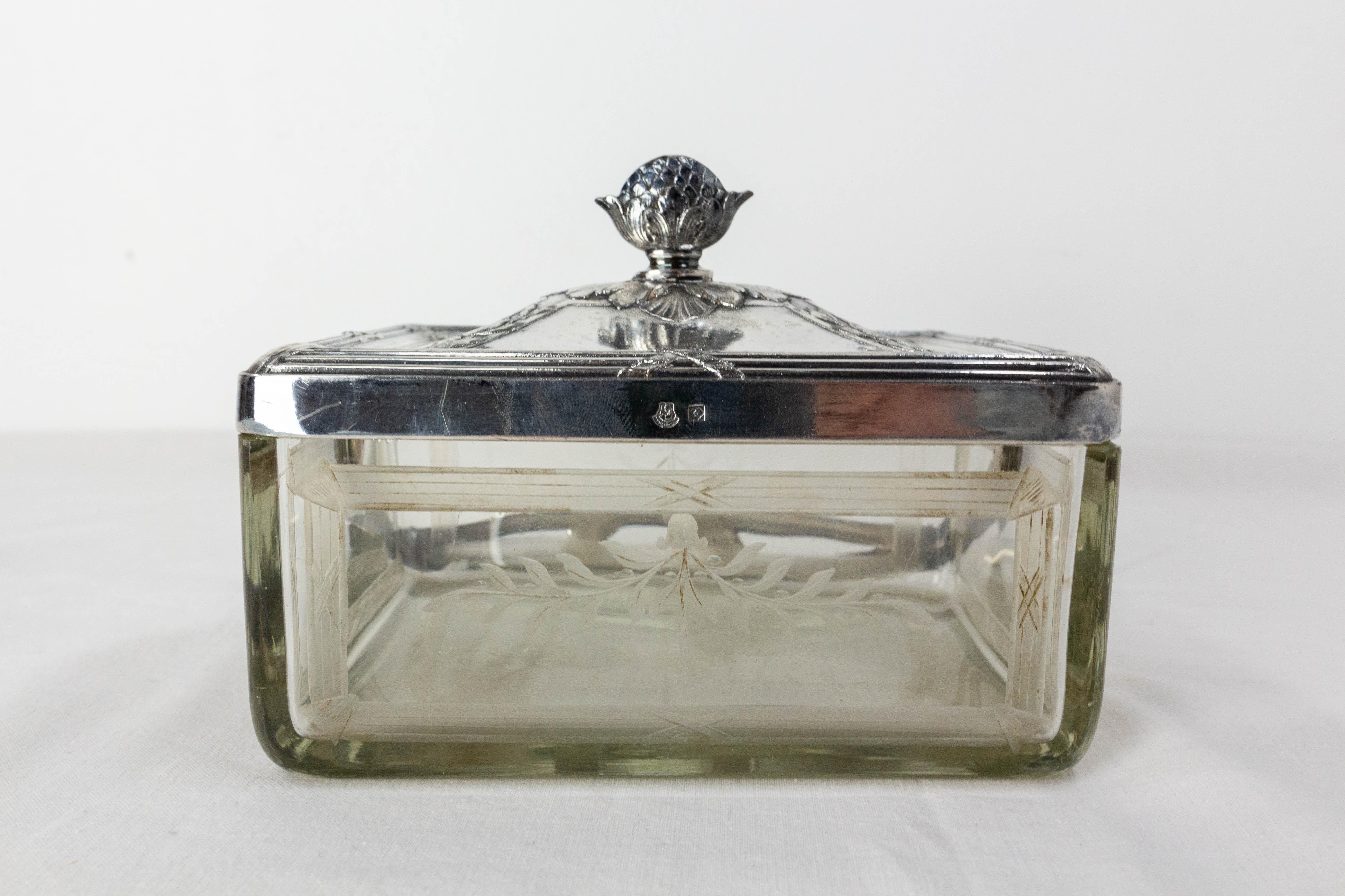 Elegante caja de cristal y metal de la época de Napoleón III en venta 2