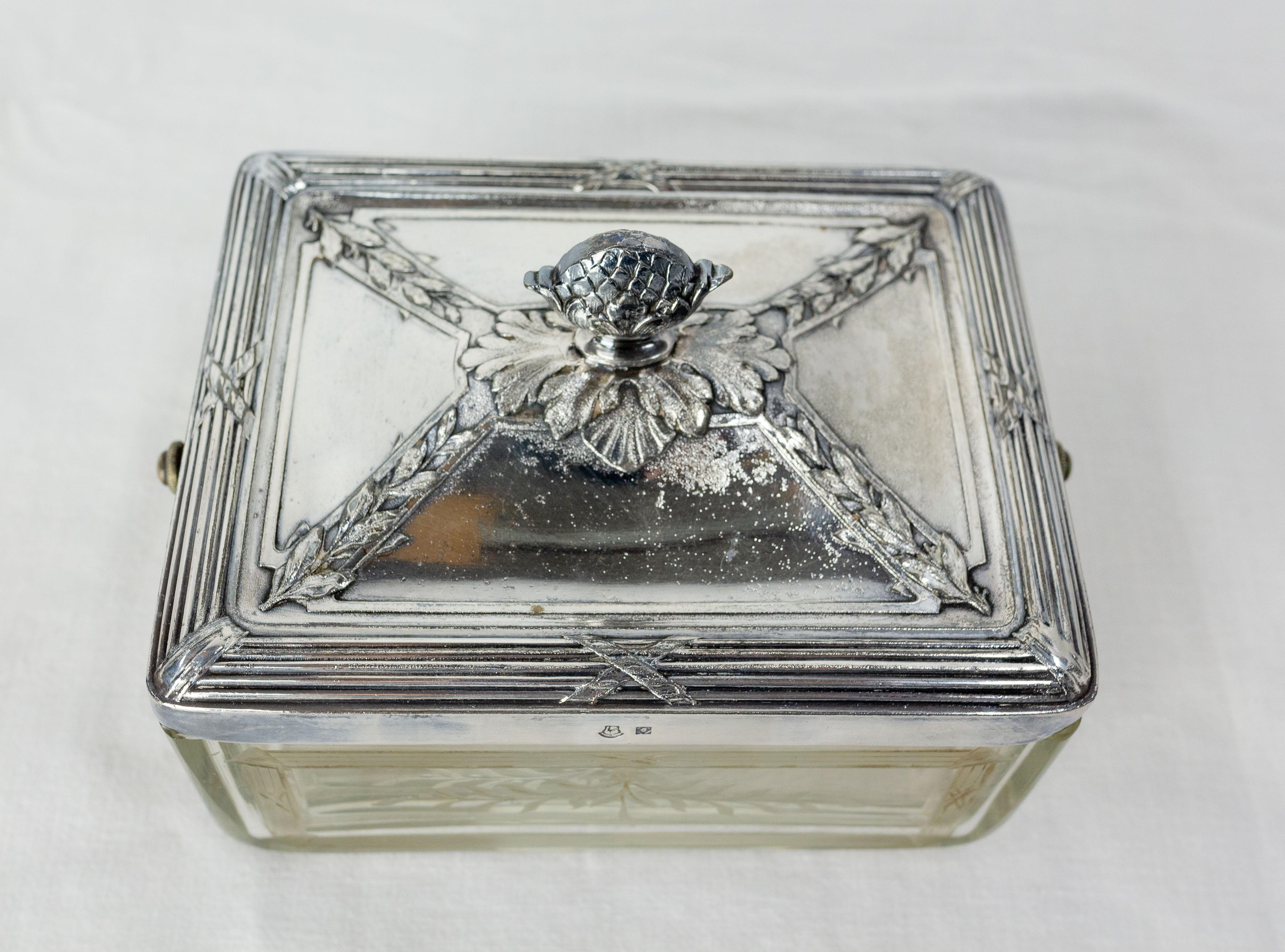 Elegant Glass and Metal Box from the Napoleon III Period For Sale 4