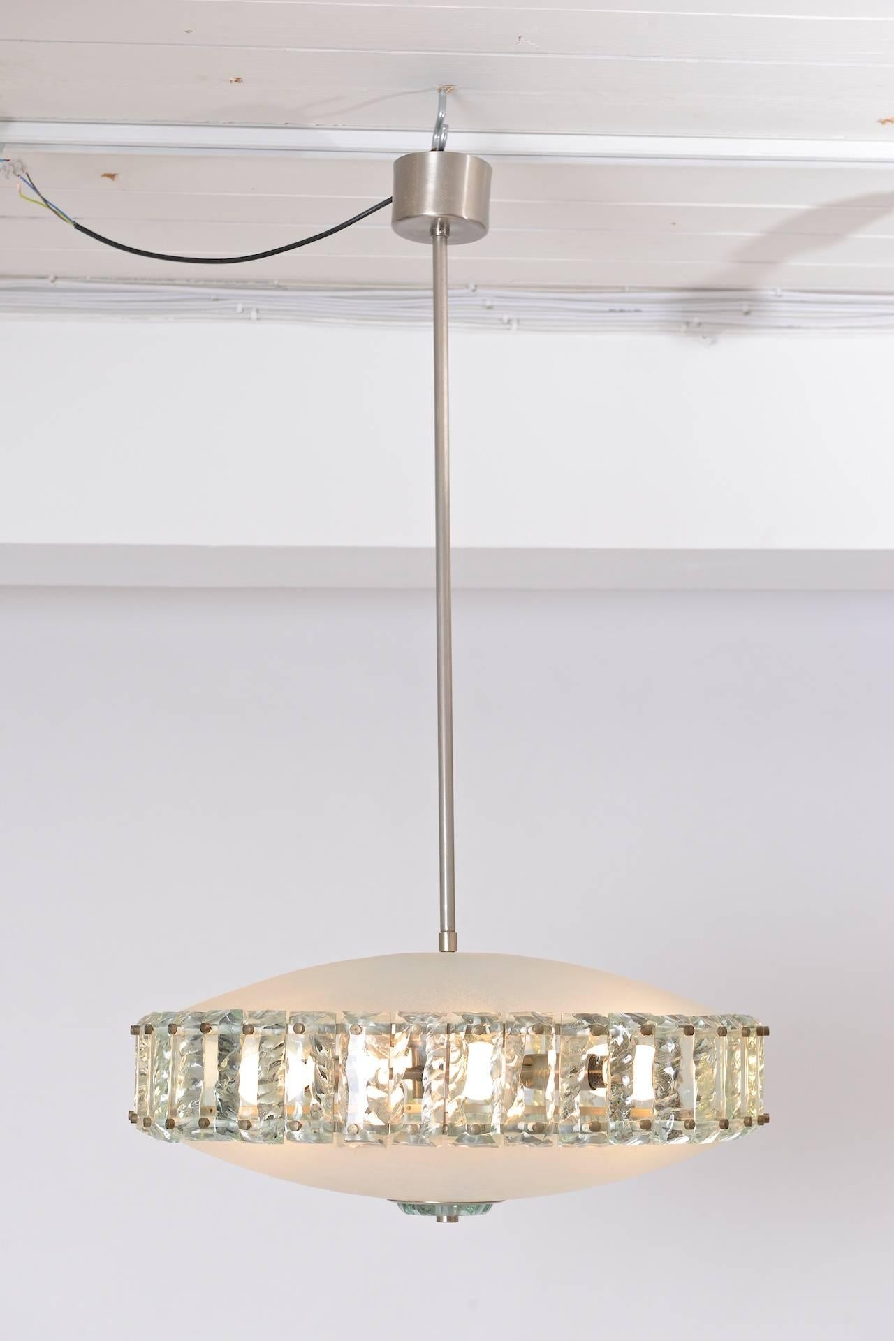 Elegant Glass Chandelier in Style of Fontana Arte In Excellent Condition In London, GB