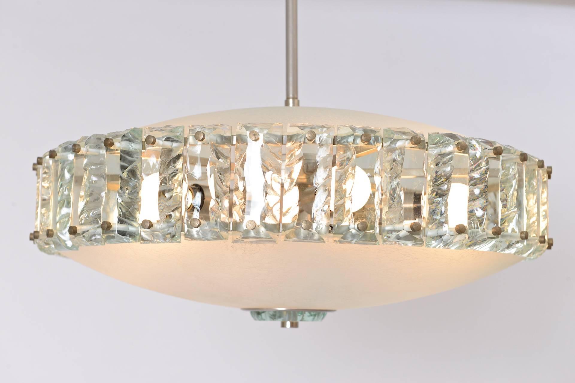 Mid-20th Century Elegant Glass Chandelier in Style of Fontana Arte