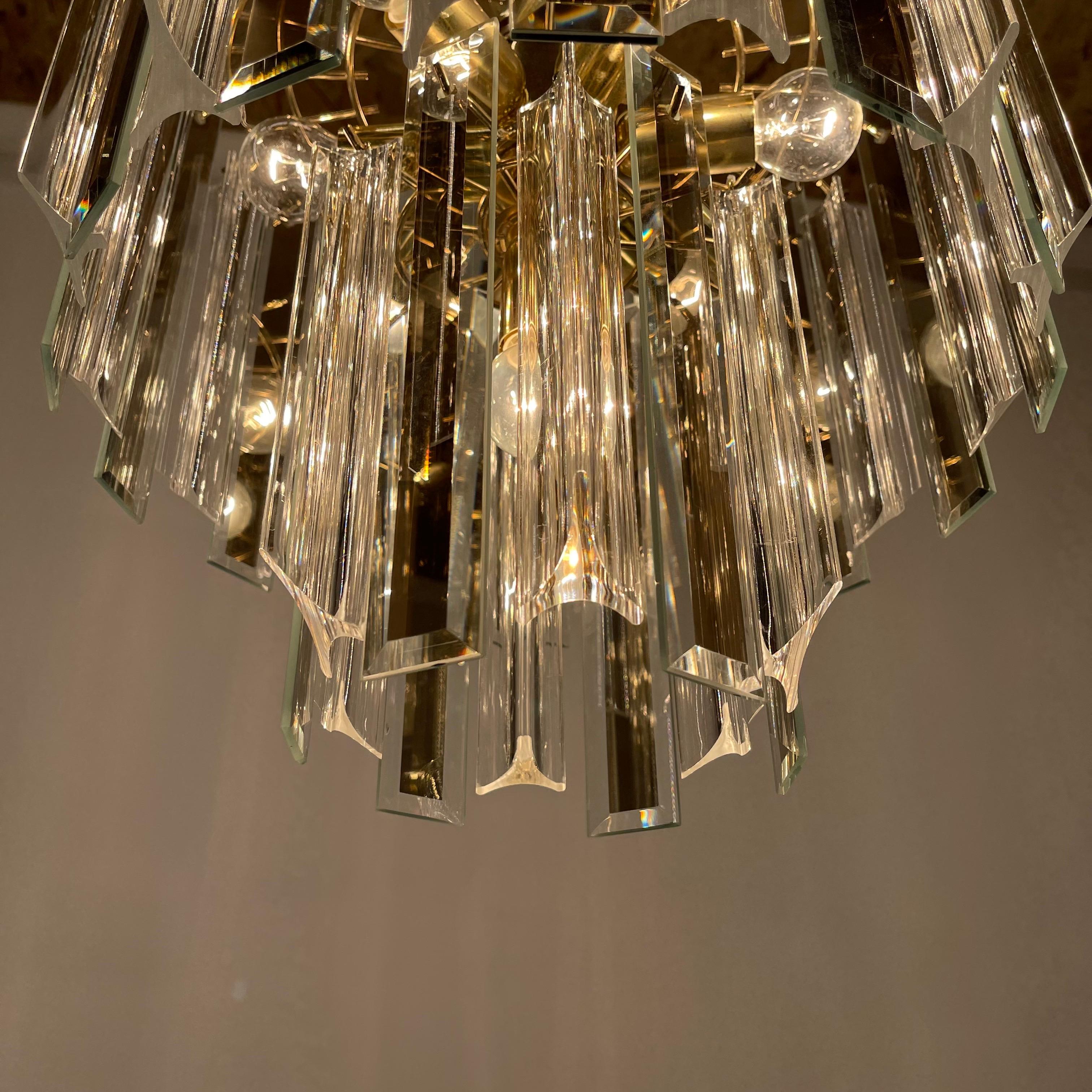 Elegante lampadario in lucite di vetro, Austria, anni '70 in vendita 6