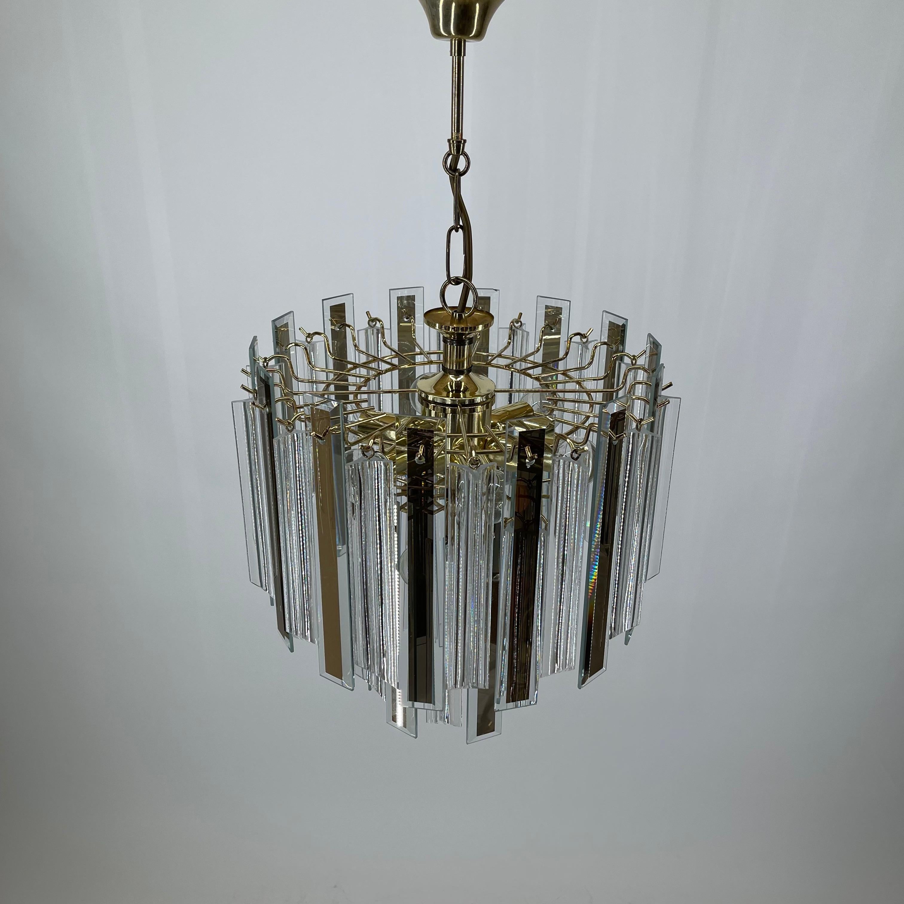 Mid-Century moderno Elegante lampadario in lucite di vetro, Austria, anni '70 in vendita