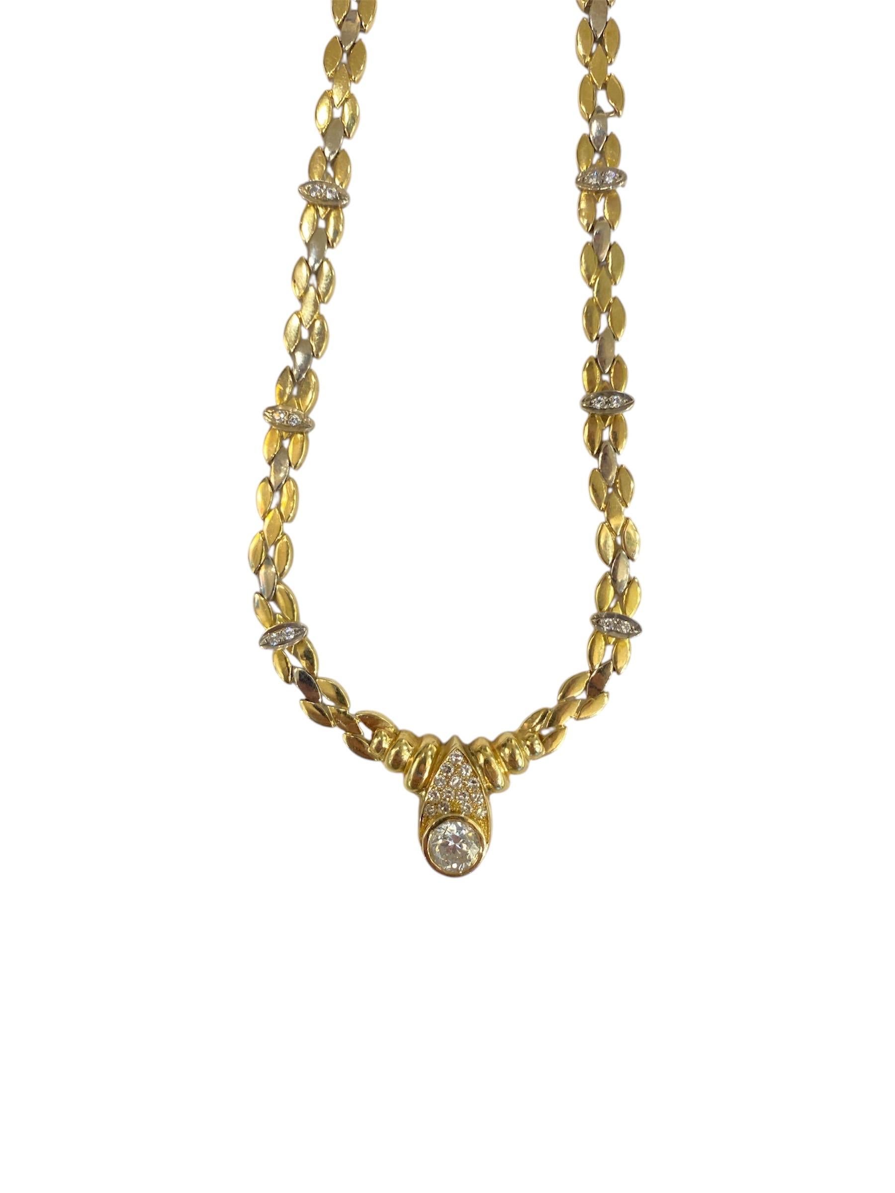 Taille brillant Chaîne en or Elegance avec pièce maîtresse en diamant brillant et diamants plus petits en vente