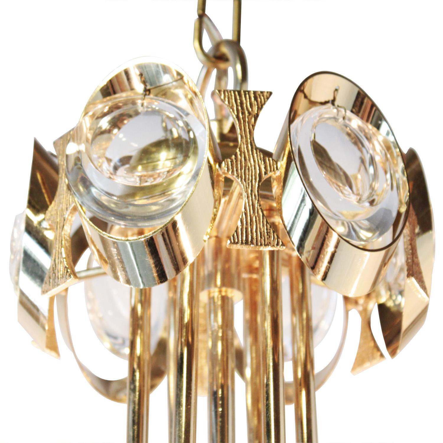 Mid-Century Modern Elegant Gold Plated Brass and Crystal Chandelier, 1960s For Sale