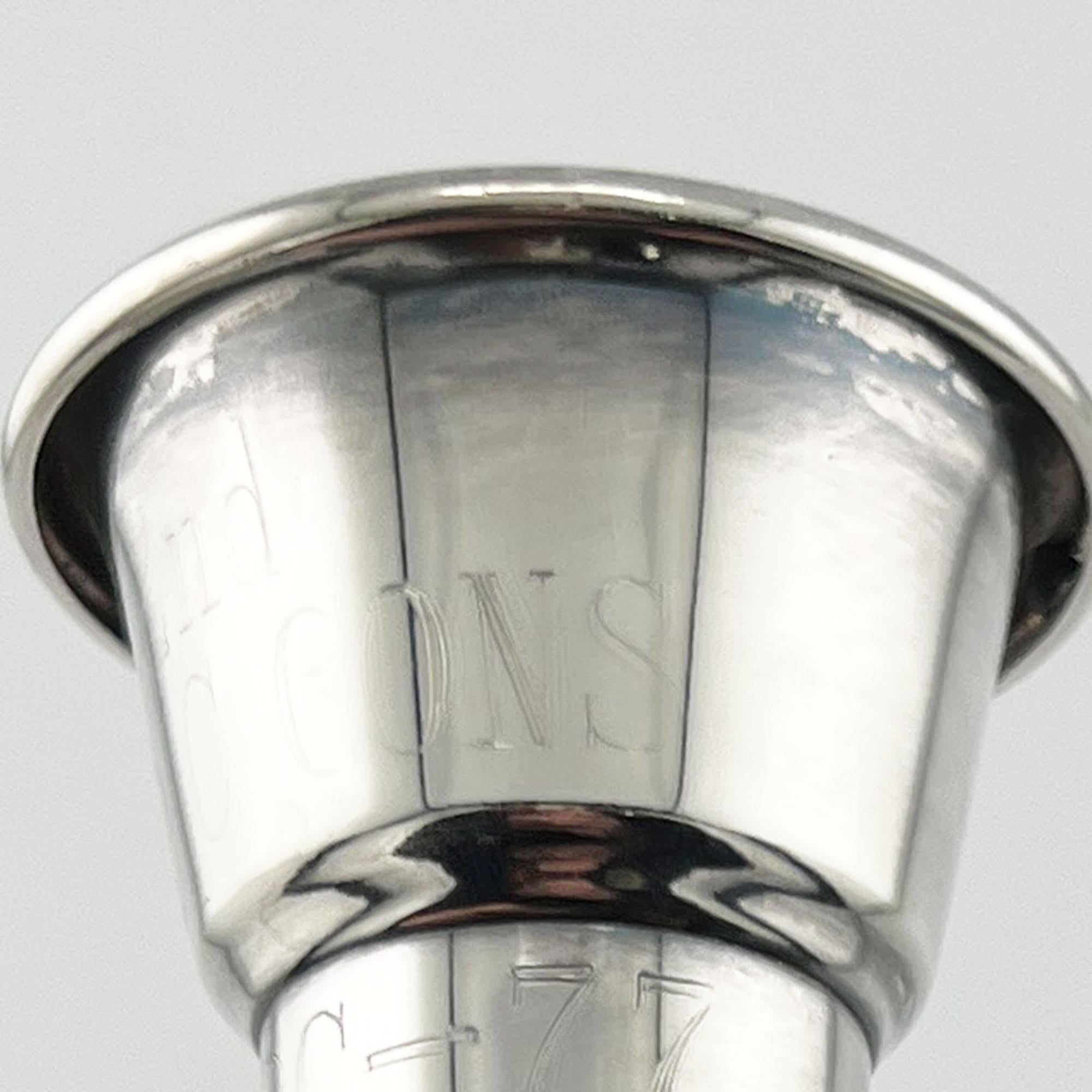 Elegante Gorham Silverplate Knospenvase - Zeitloses amerikanisches Silberdesign im Zustand „Gut“ im Angebot in Oklahoma City, OK