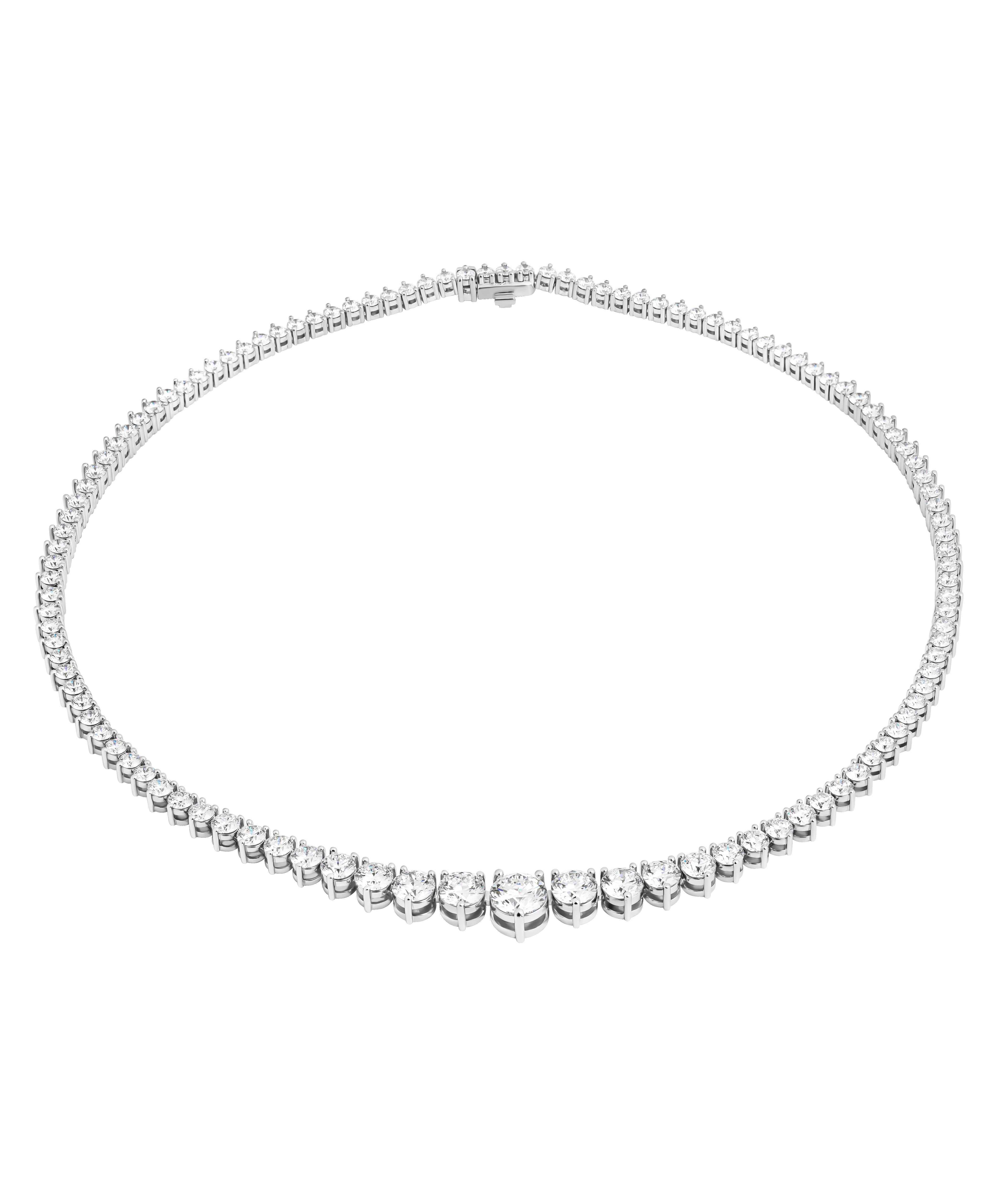 Collier de tennis en platine à diamants gradués et élégants 
114 pierres 9 pierres avec des diamants certifiés GIA :
1,80ct G VS2 Round Shape Diamond GIA#2446996276 
0,90ct G VS2 Round Shape Diamond GIA#6435389879 
0,90ct G VS2 Round Shape Diamond