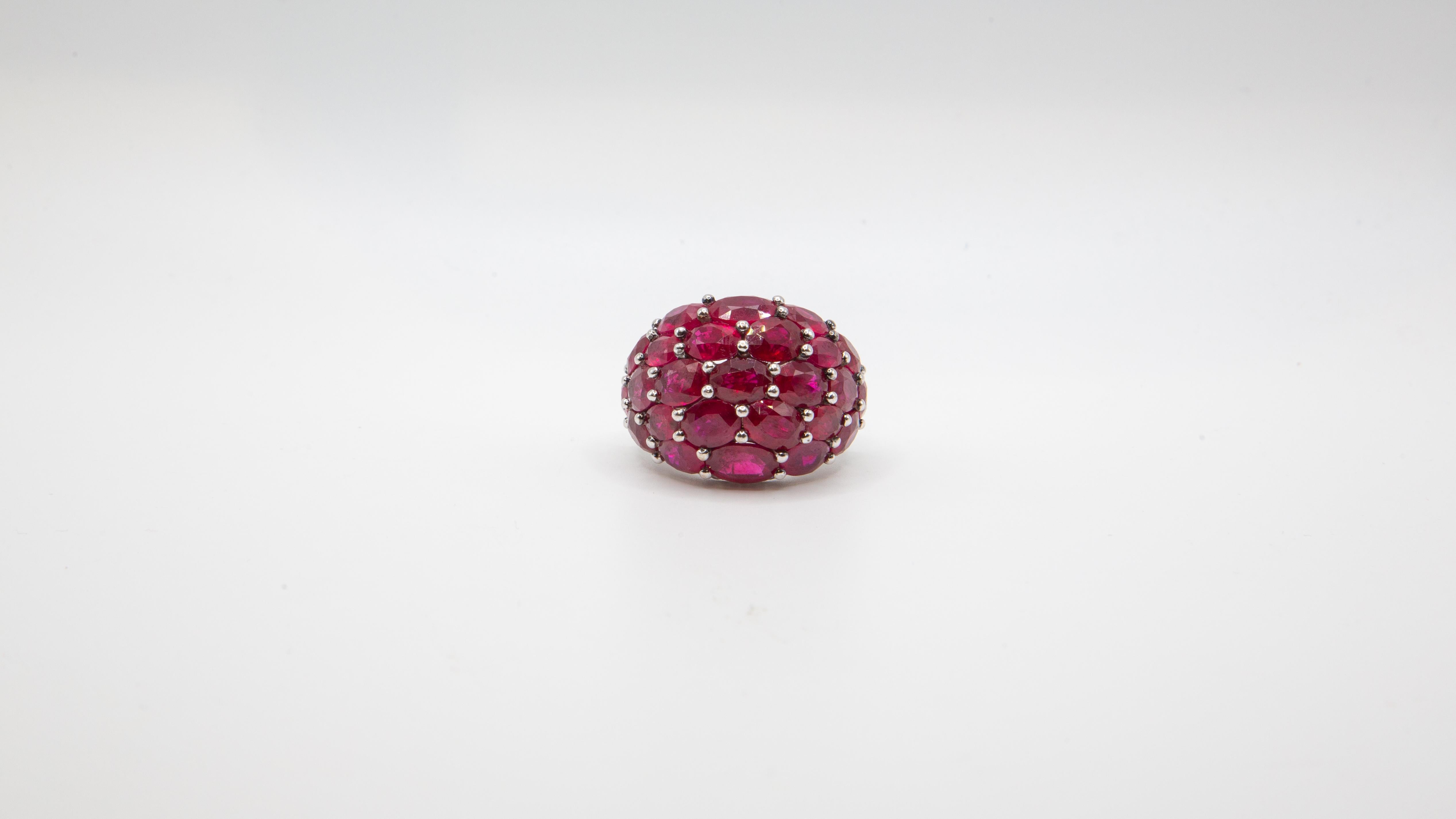 Anello Eleg Graff in platino 18 carati - rubino ovale e diamanti in vendita 5