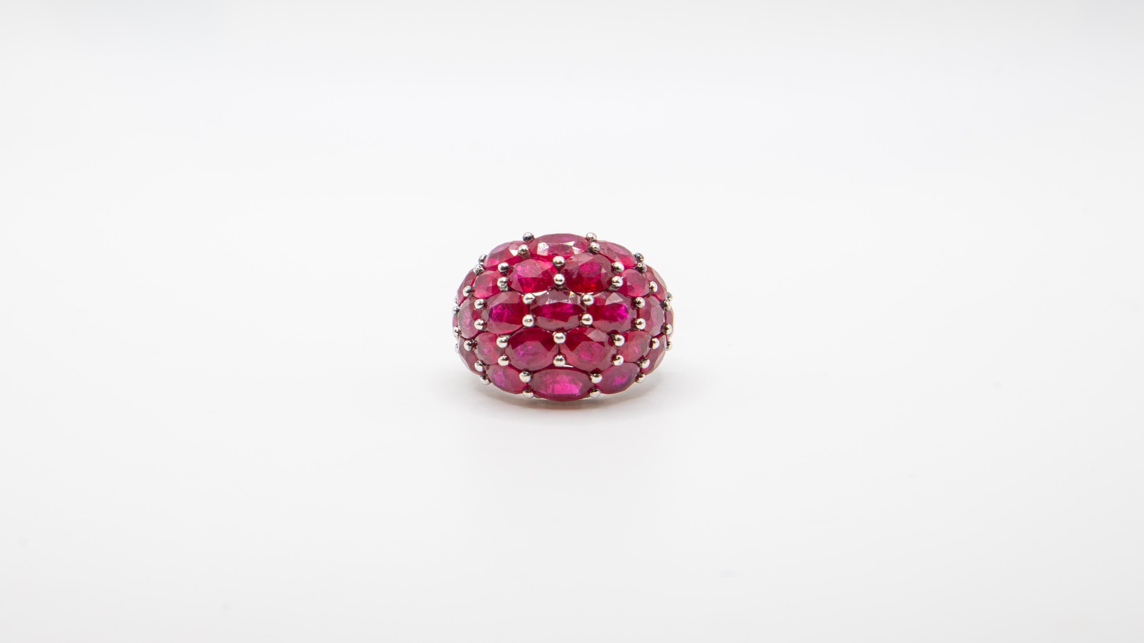 Anello Eleg Graff in platino 18 carati - rubino ovale e diamanti in vendita 10