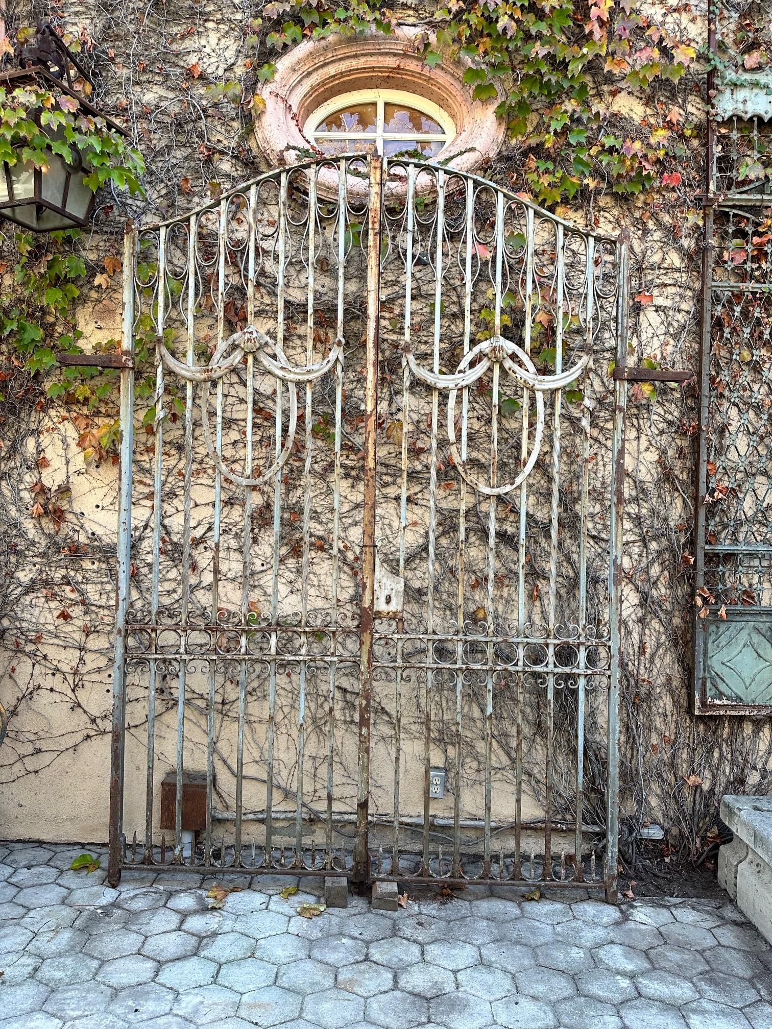 Elegant & Grand Pair of Antique Wrought Iron Driveway Entrance Gates for portal  For Sale 11