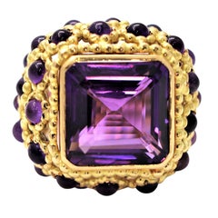 Elegant Grand Scale French Mid-20th Century 18k Gold and Amethyst Cocktail Ring