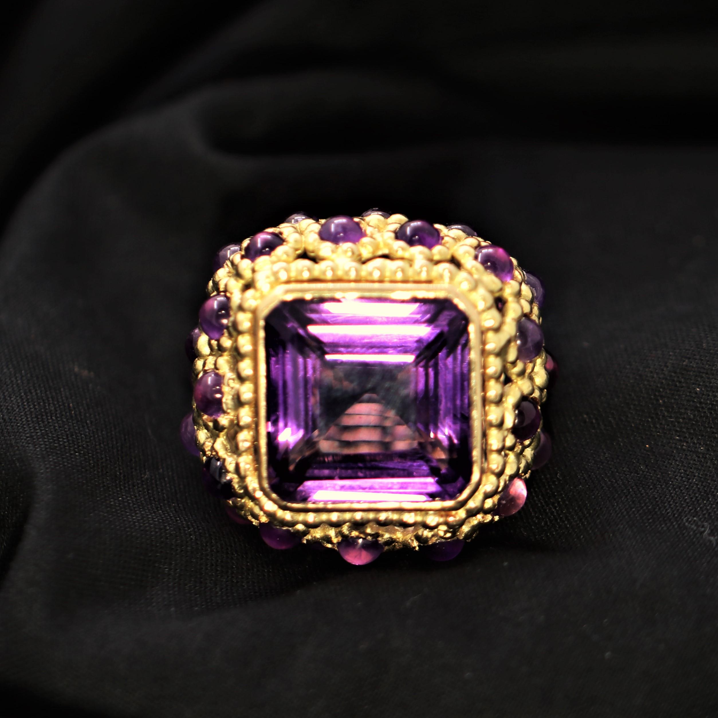 Women's Elegant Grand Scale French Mid-20th Century 18k Gold and Amethyst Cocktail Ring For Sale