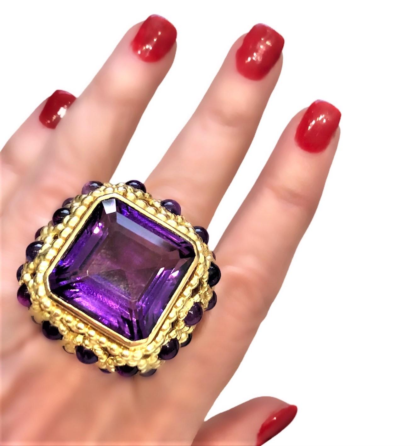 Elegant Grand Scale French Mid-20th Century 18k Gold and Amethyst Cocktail Ring For Sale 2