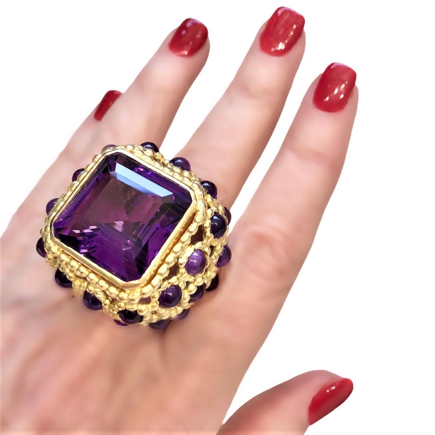Elegant Grand Scale French Mid-20th Century 18k Gold and Amethyst Fashion Ring For Sale 3