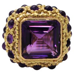 Elegant Grand Scale French Mid-20th Century 18k Gold and Amethyst Fashion Ring