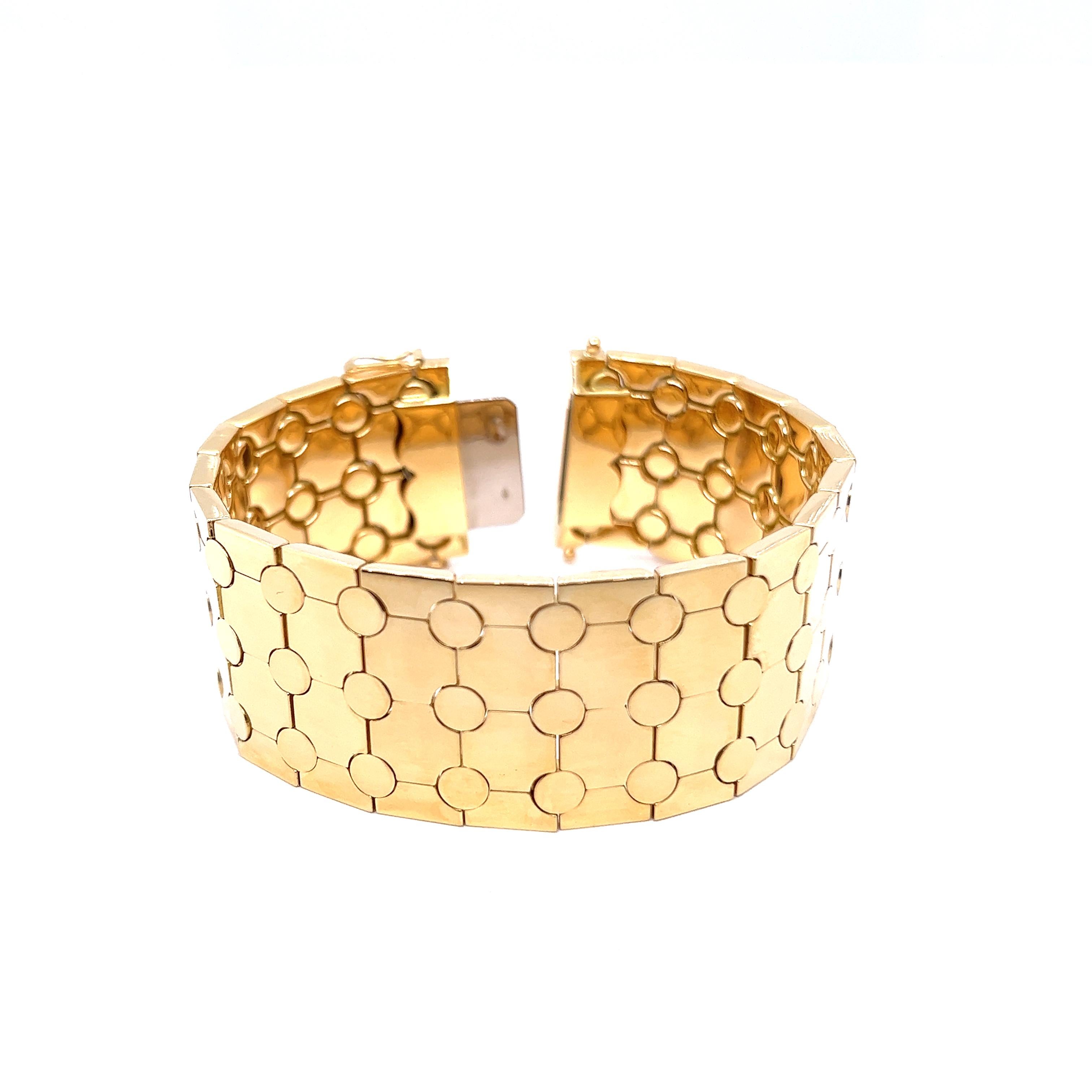 Elegant Graphic Bracelet in 18 Karat Yellow Gold  For Sale 5