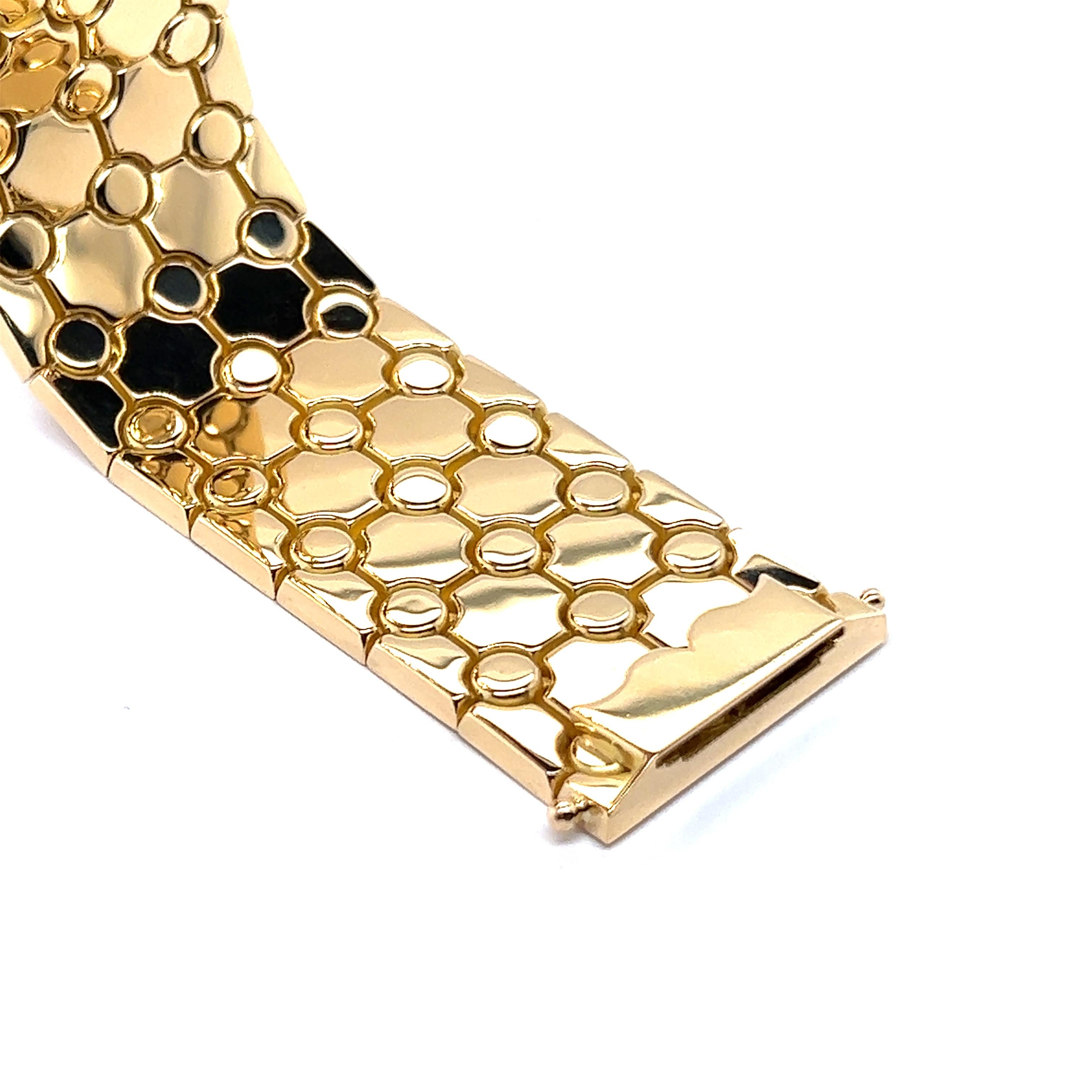 Bracelet graphique élégant en or jaune 18 carats  en vente 9