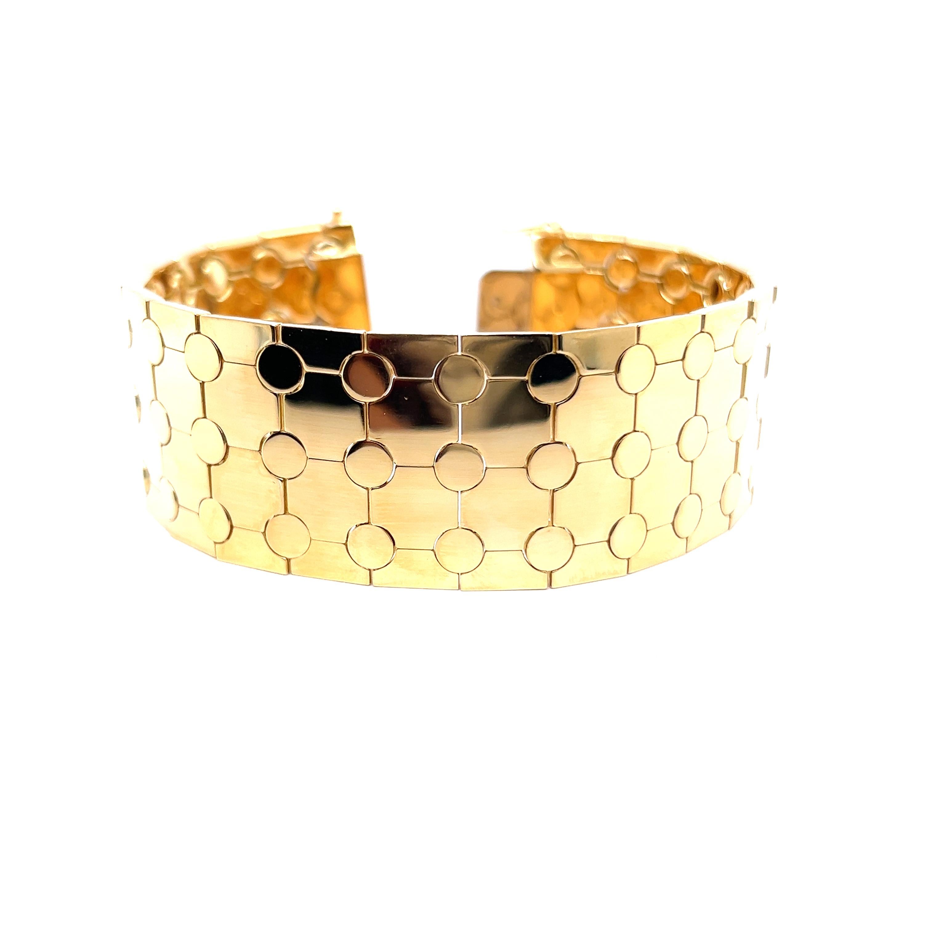 Modern Elegant Graphic Bracelet in 18 Karat Yellow Gold  For Sale