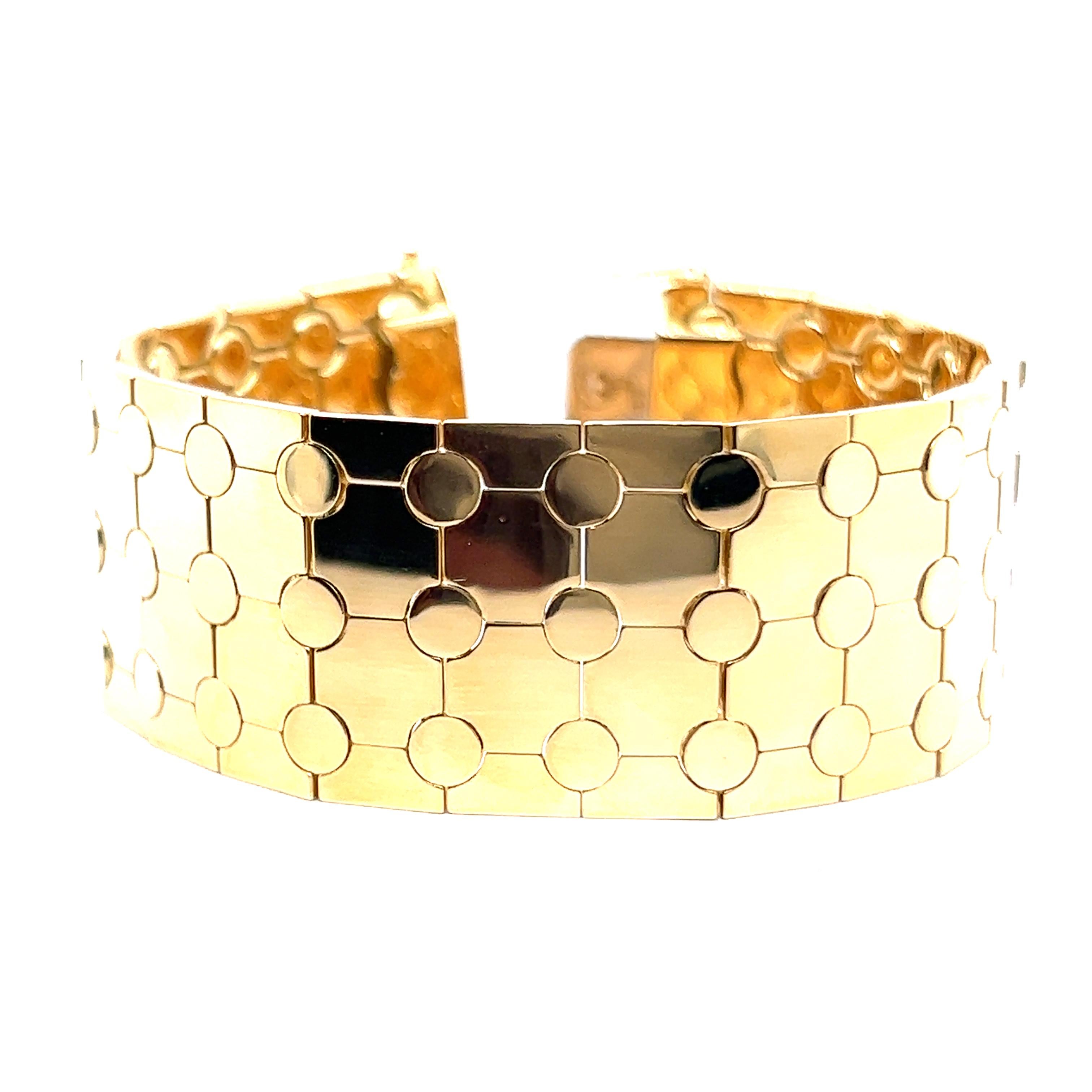 Bracelet graphique élégant en or jaune 18 carats  en vente 1