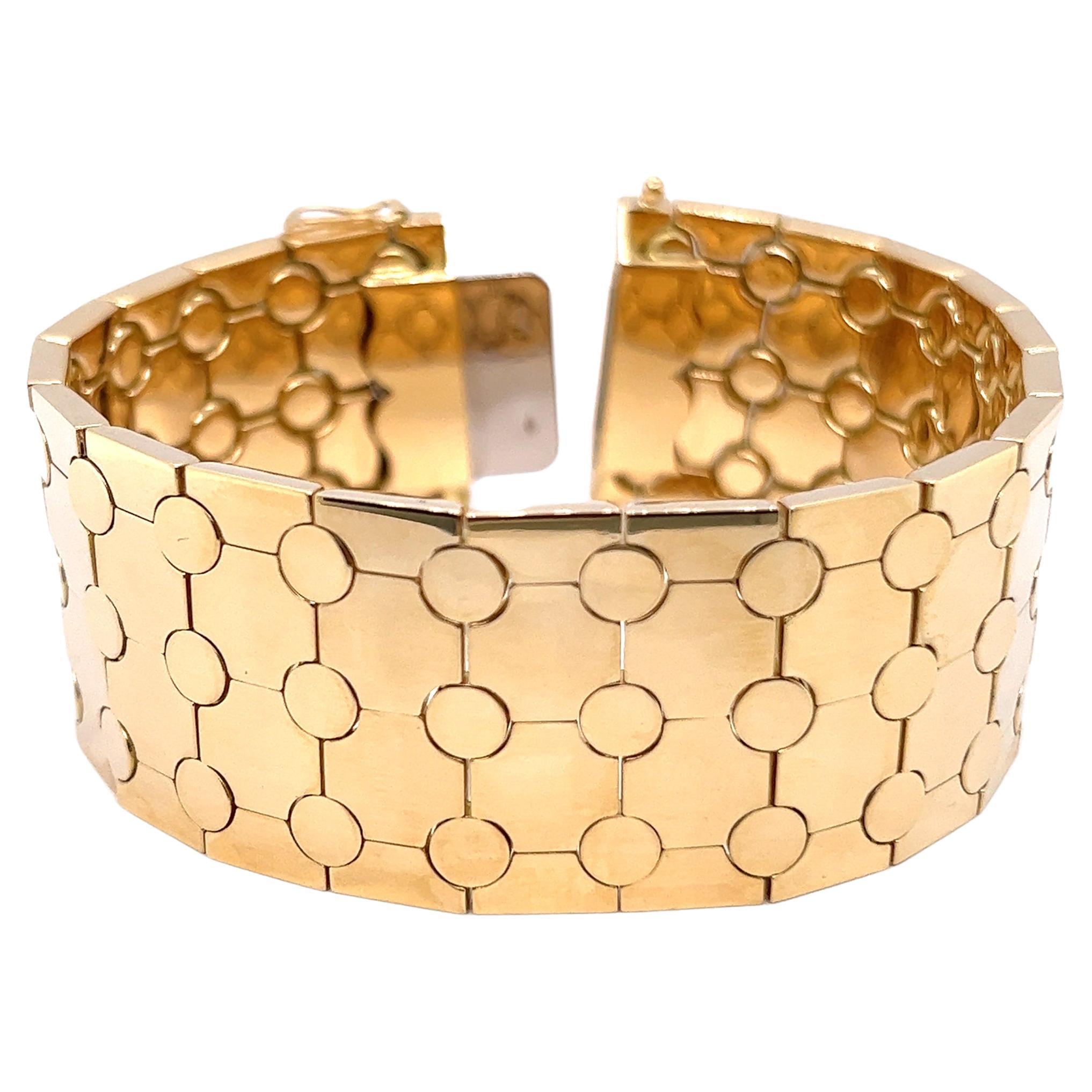 Elegant Graphic Bracelet in 18 Karat Yellow Gold  For Sale