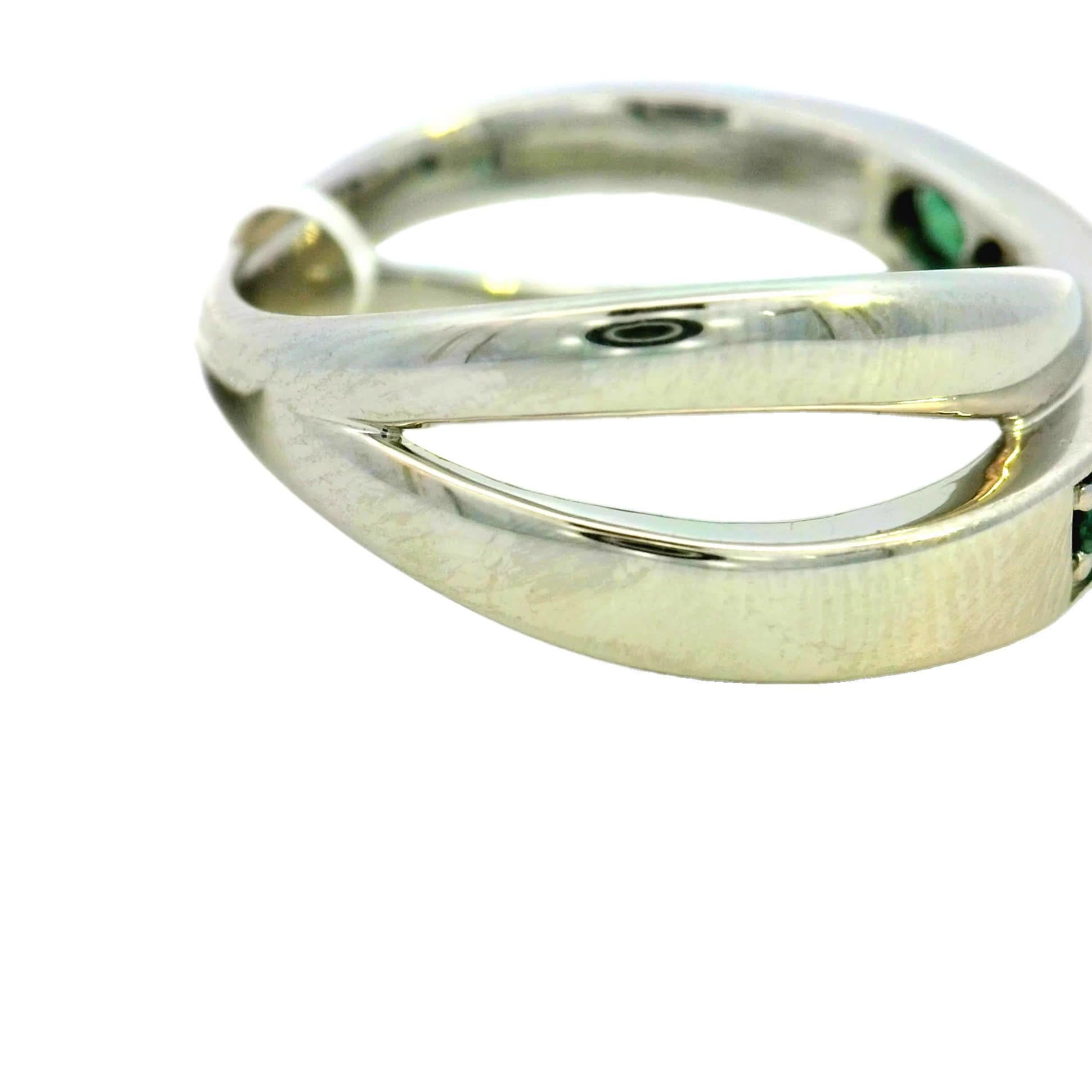 Élégante bague en or vert et blanc Pour femmes en vente